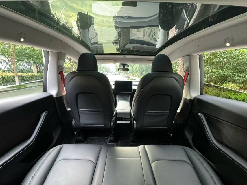Tesla Model Y 2023 #11 Tesla Model Y 2023 car image #11