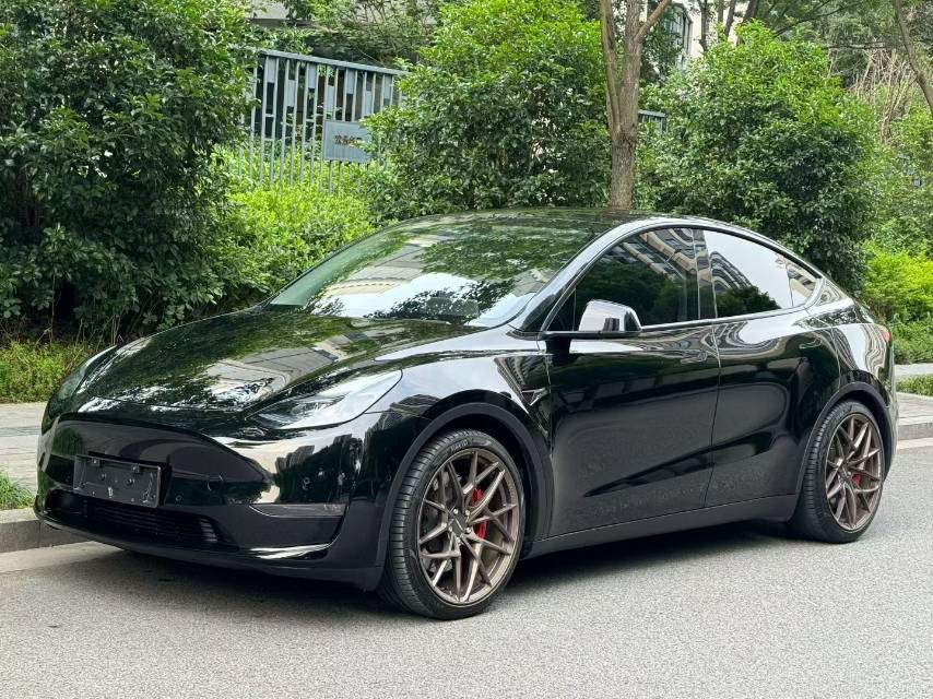 Tesla Model Y 2023 #2 Tesla Model Y 2023 car image #2