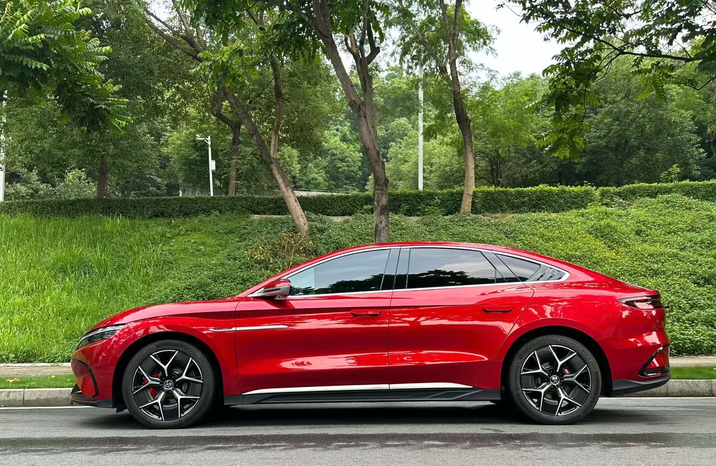 BYD Han 2022 #6 BYD Han 2022 car image #6