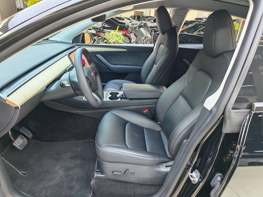 Tesla Model Y 2023 #5 Tesla Model Y 2023 car image #5