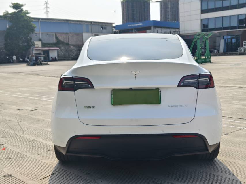 Tesla Model Y 2023 #6 Tesla Model Y 2023 car image #6