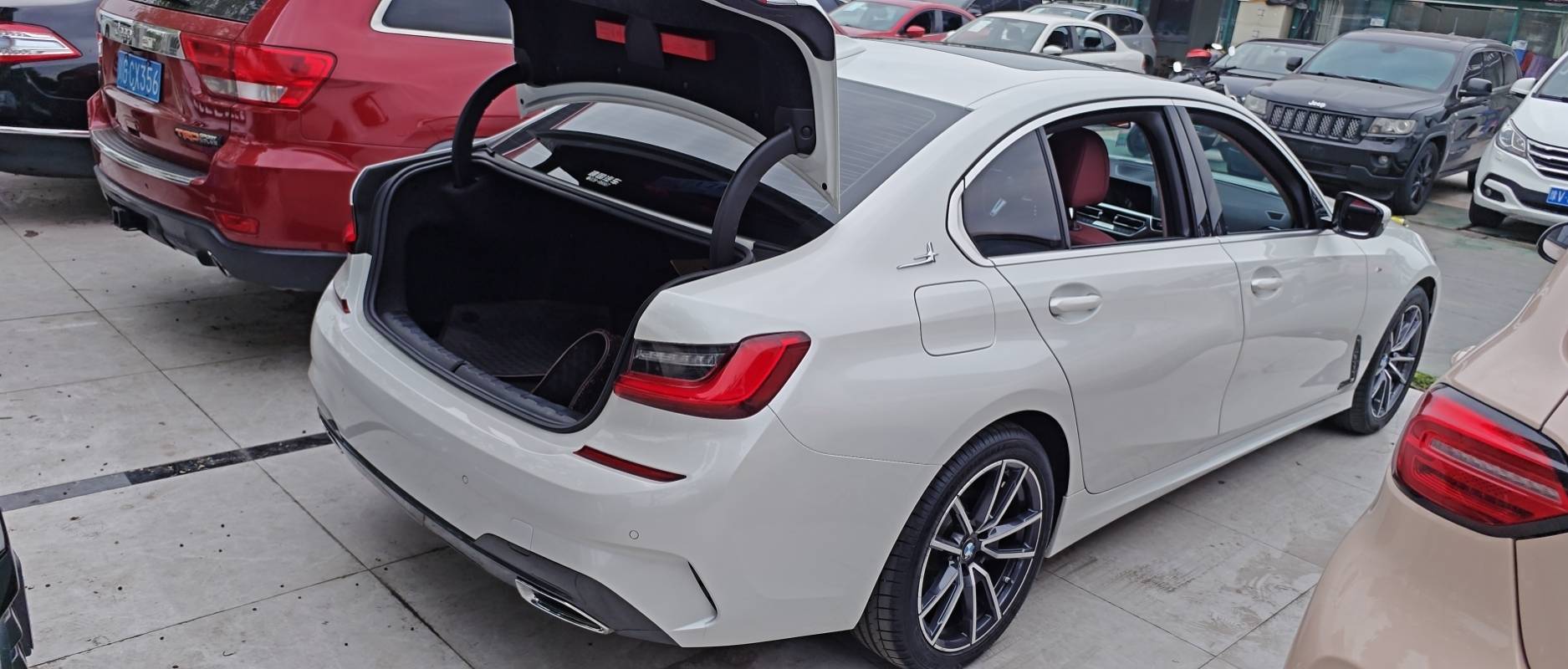 BMW 3 Series 2021 car image #12