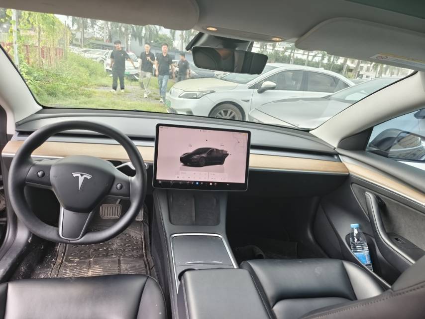 Tesla Model 3 2024 car image #5