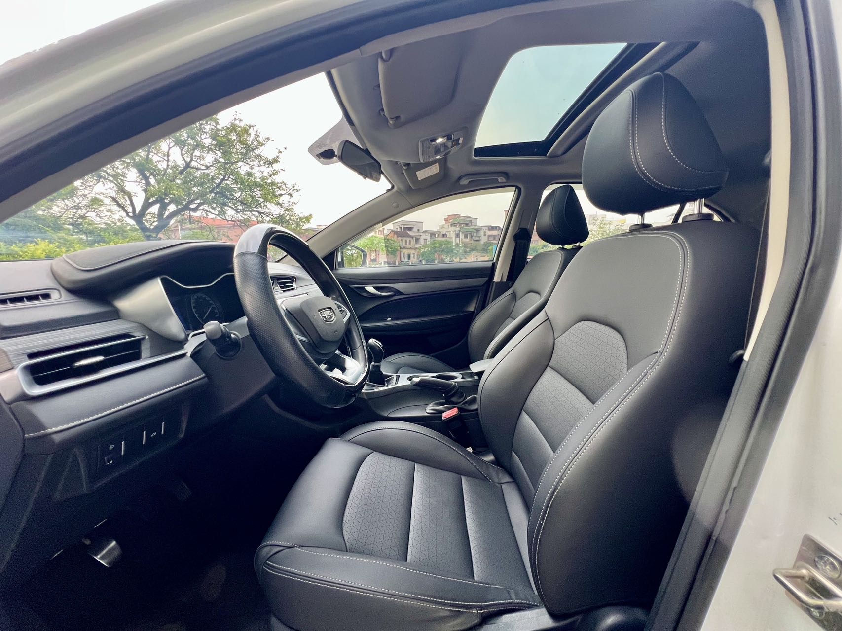 GEELY Emgrand 2021 car image #6
