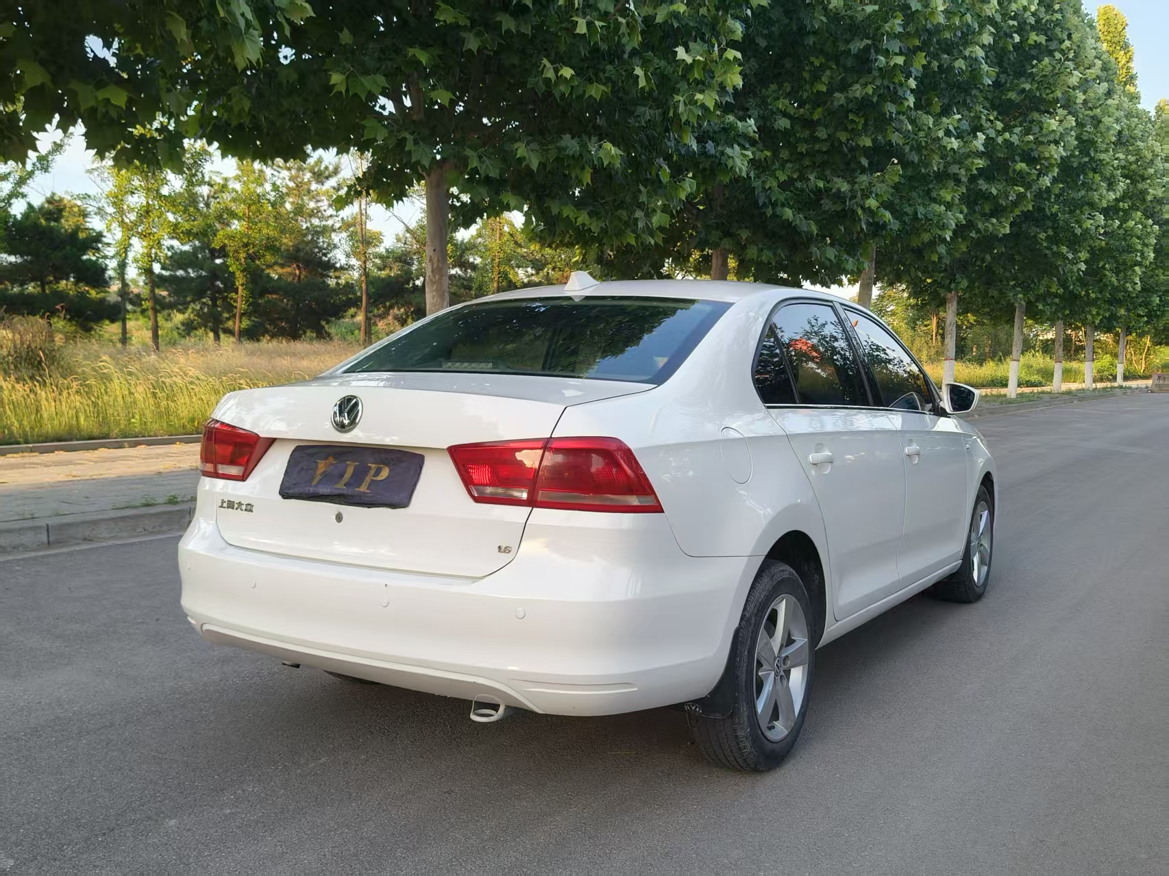 Volkswagen Santana 2014 car image #9