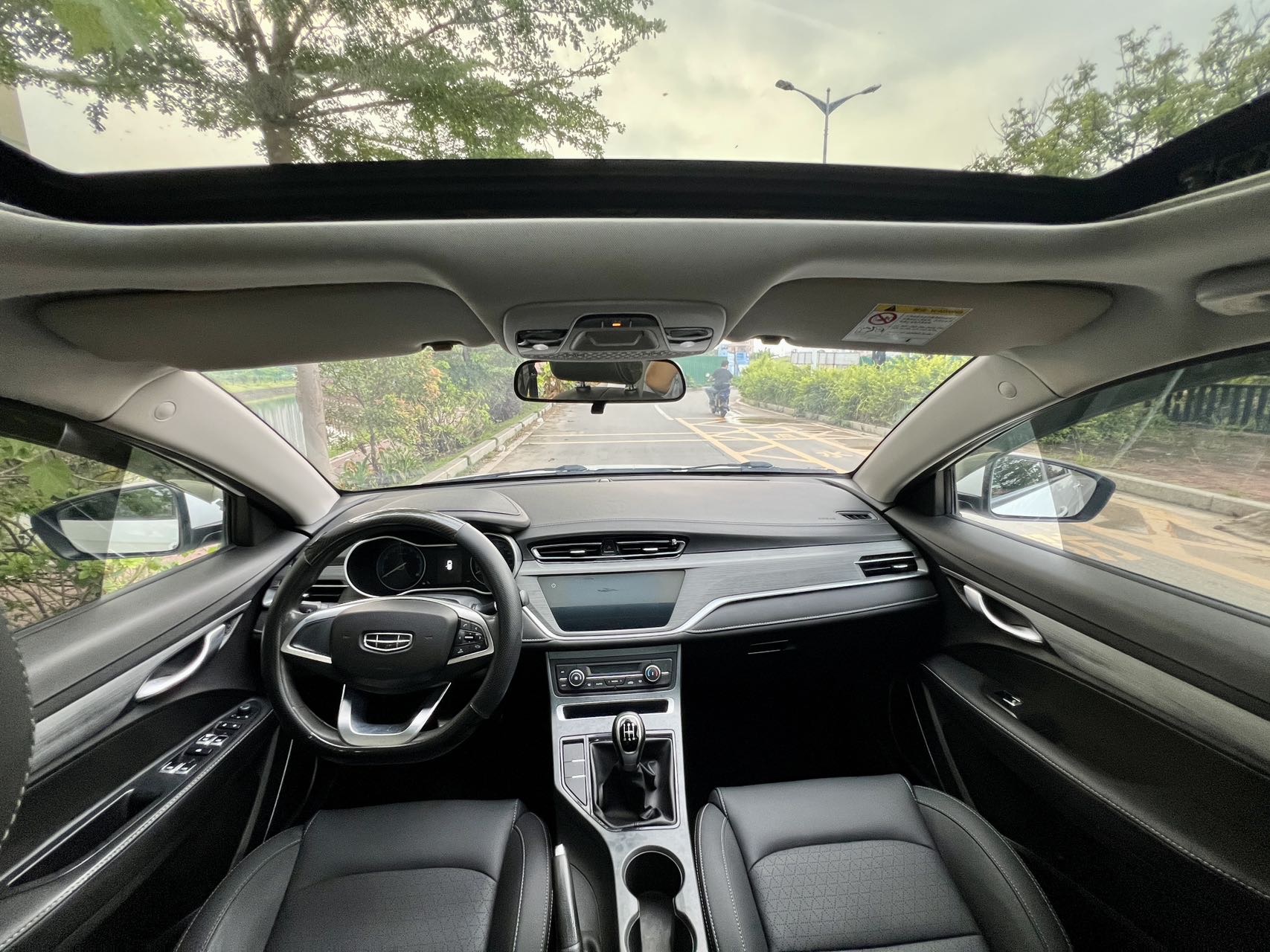 GEELY Emgrand 2021 car image #7