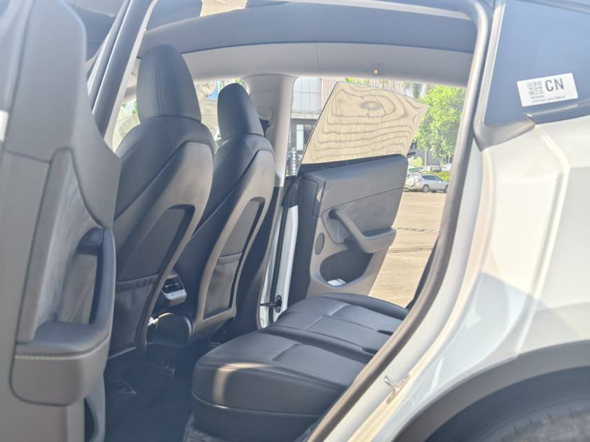 Tesla Model Y 2023 #10 Tesla Model Y 2023 car image #10