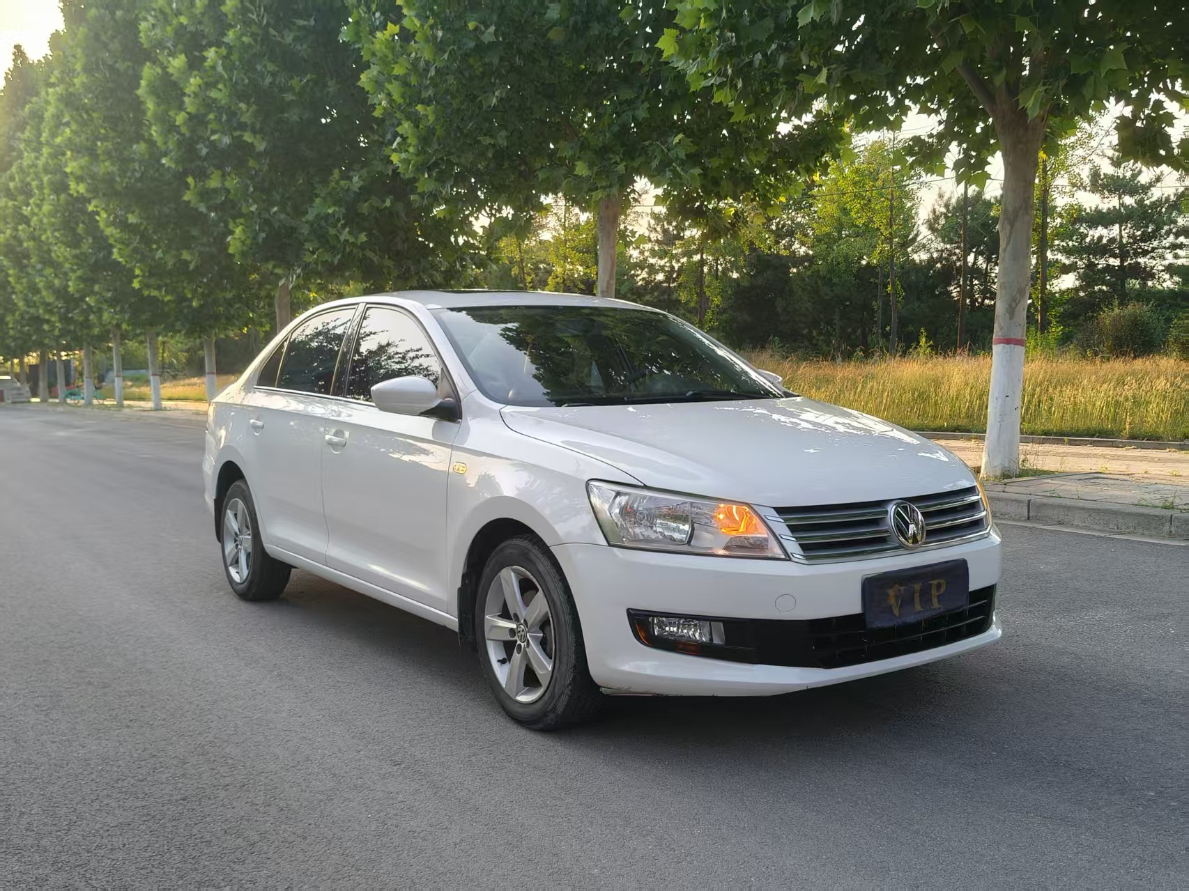 Volkswagen Santana 2014 car image #3