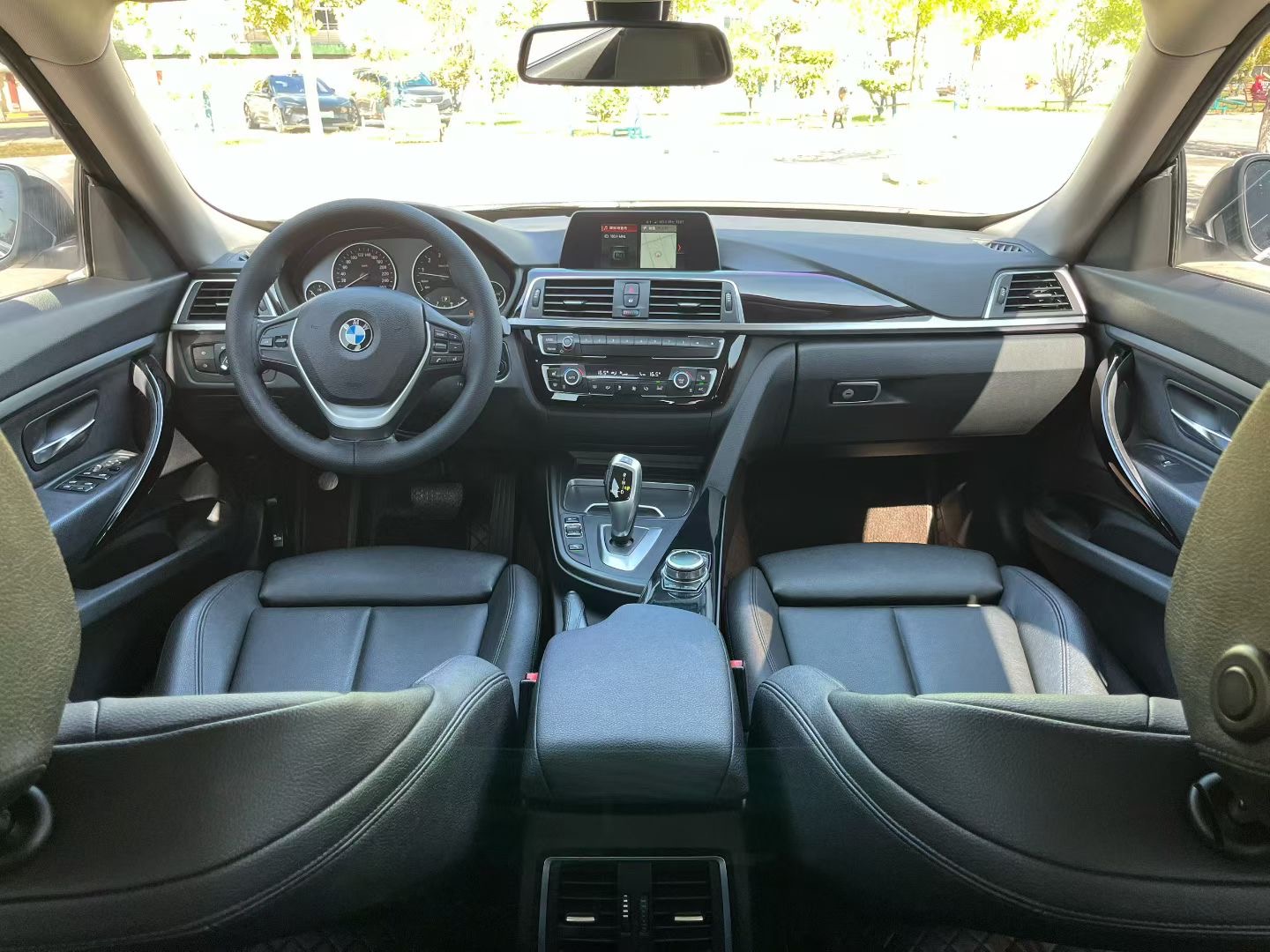 BMW 3 Series GT 2018 car image #10
