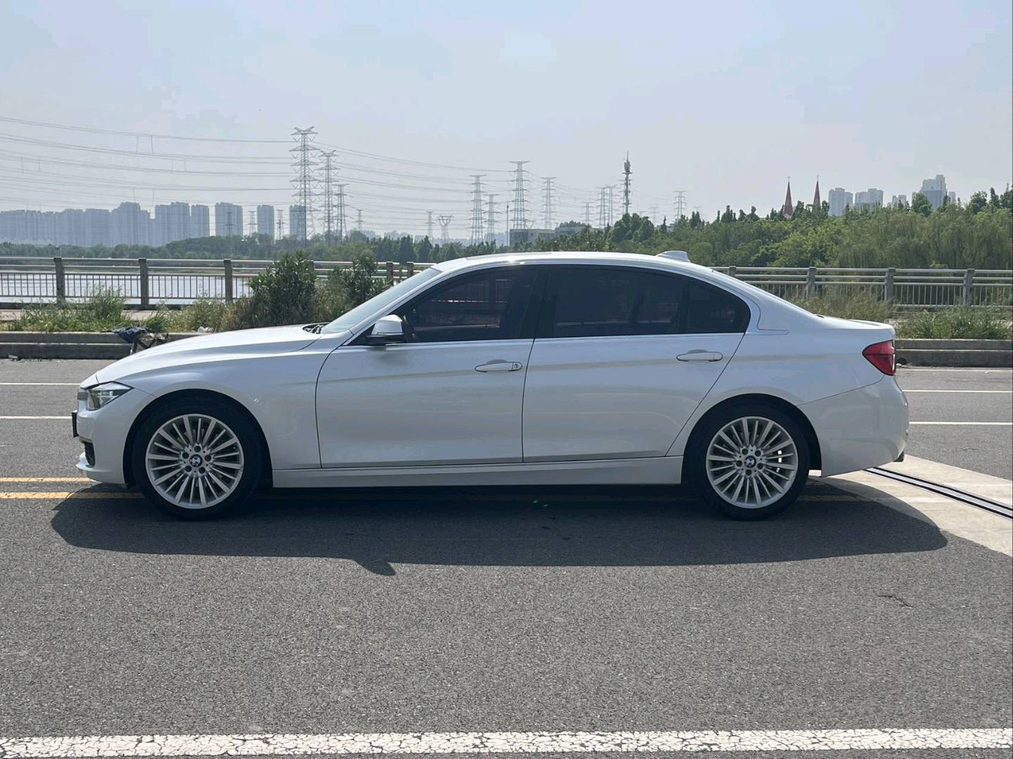 BMW 3 Series 2018 #9 BMW 3 Series 2018 car image #9