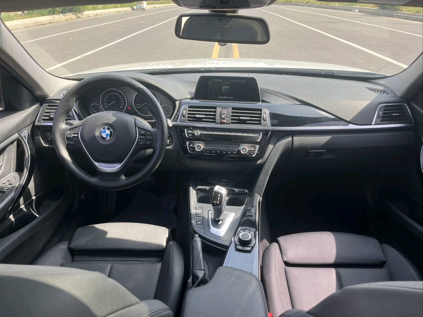 BMW 3 Series 2018 #5 BMW 3 Series 2018 car image #5