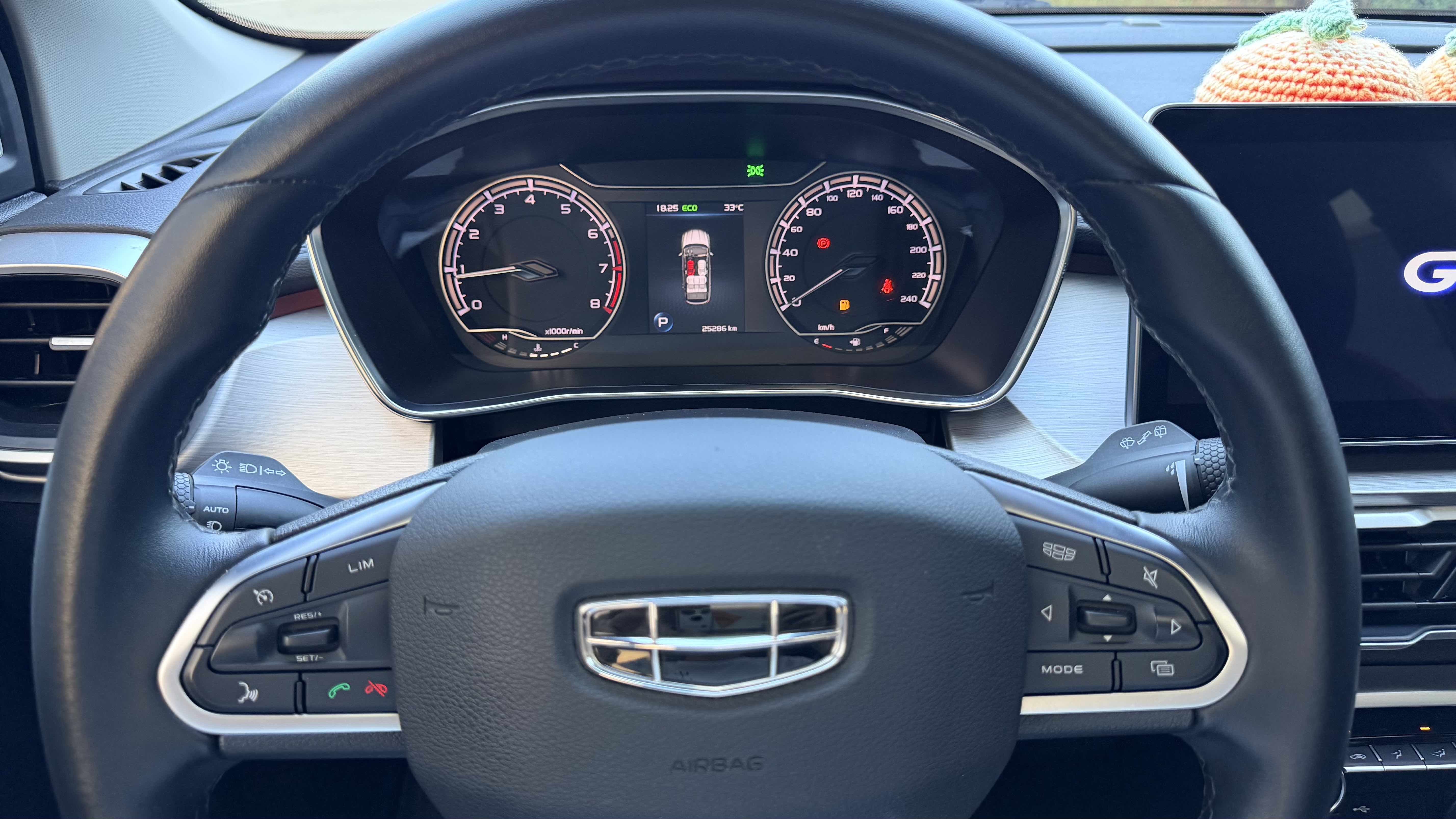 GEELY Coolray 2022 #8 GEELY Coolray 2022 car image #8