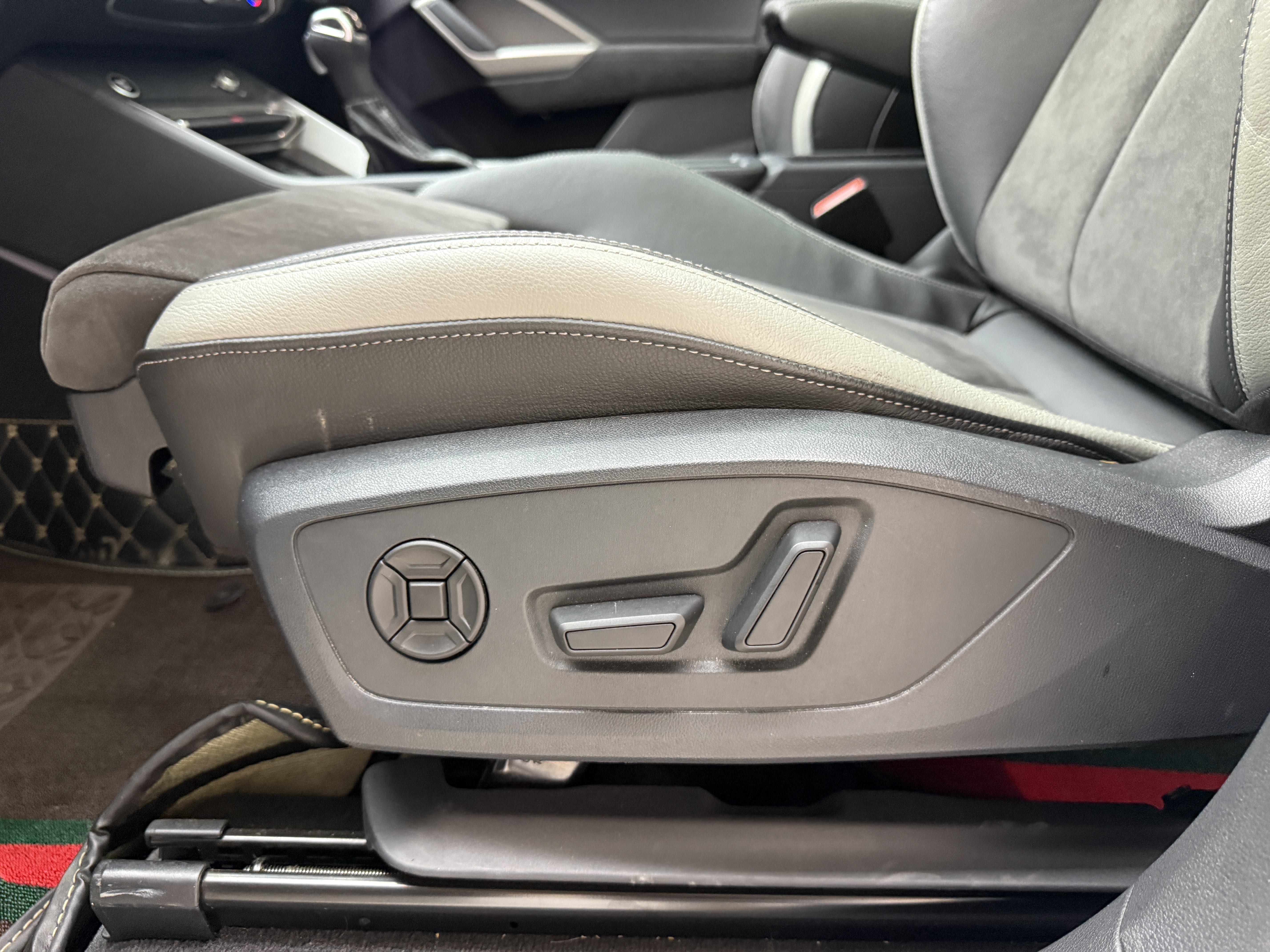 Audi Q3 2021 car image #6