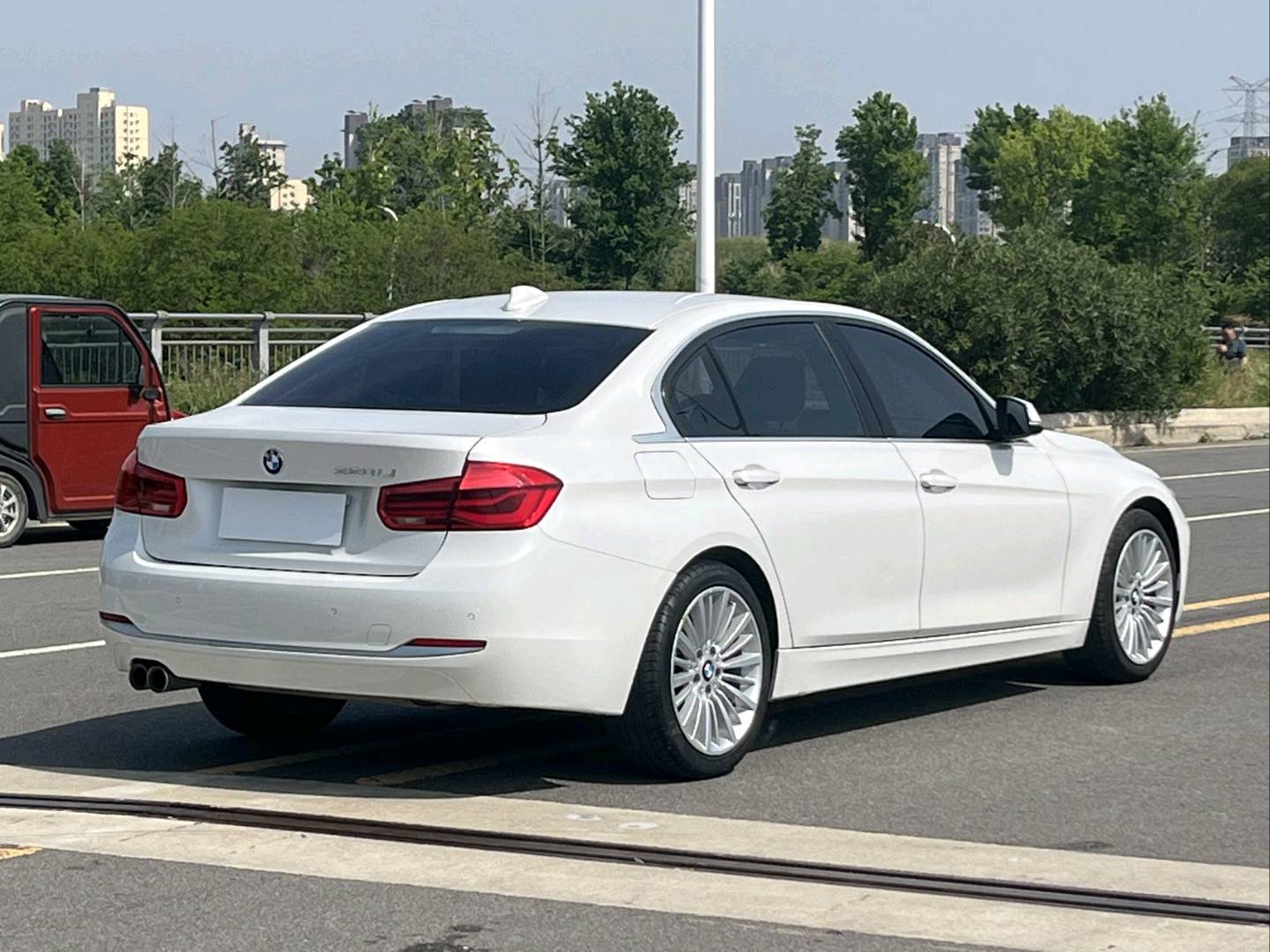 BMW 3 Series 2018 #10 BMW 3 Series 2018 car image #10