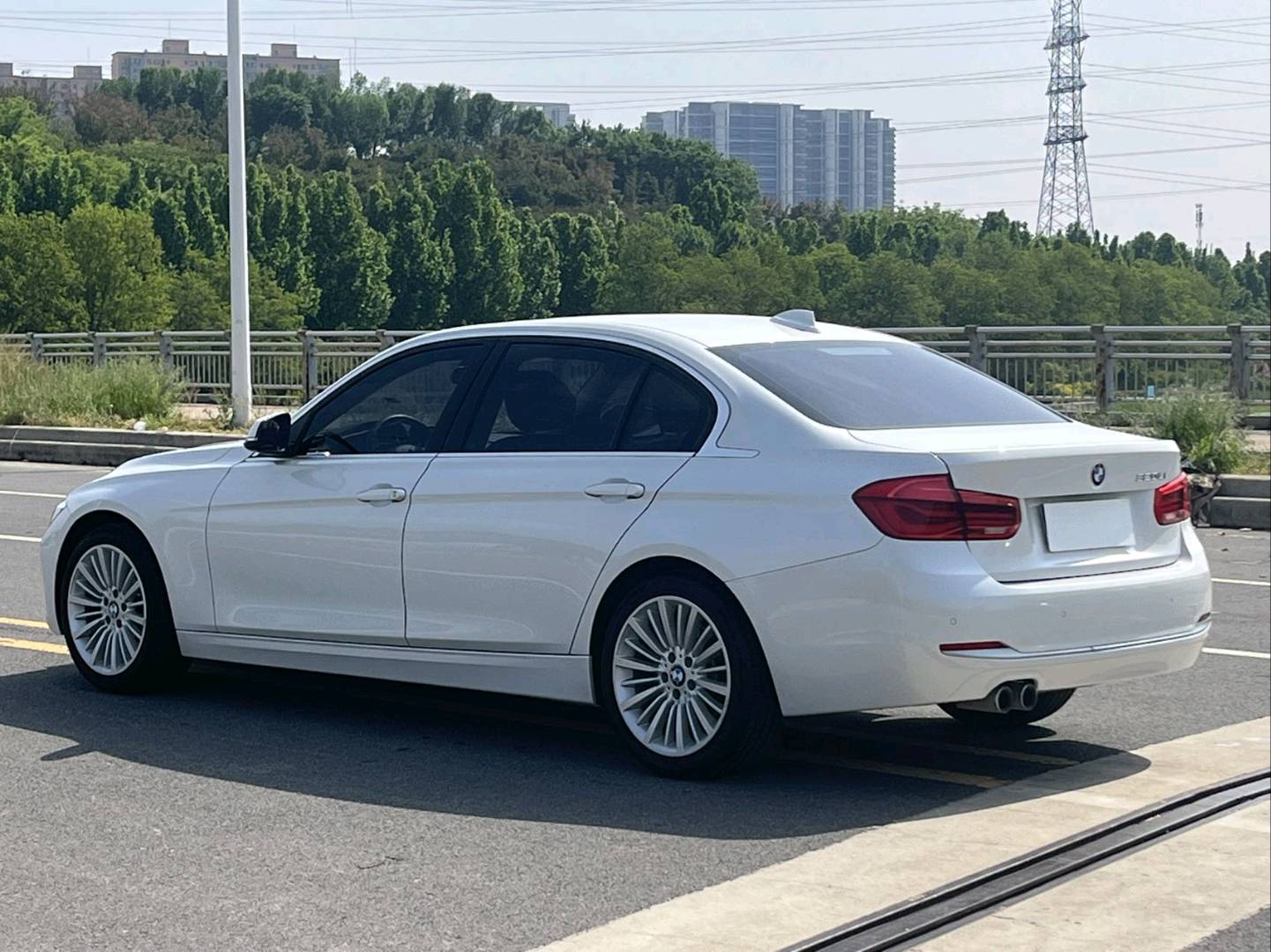 BMW 3 Series 2018 #16 BMW 3 Series 2018 car image #16