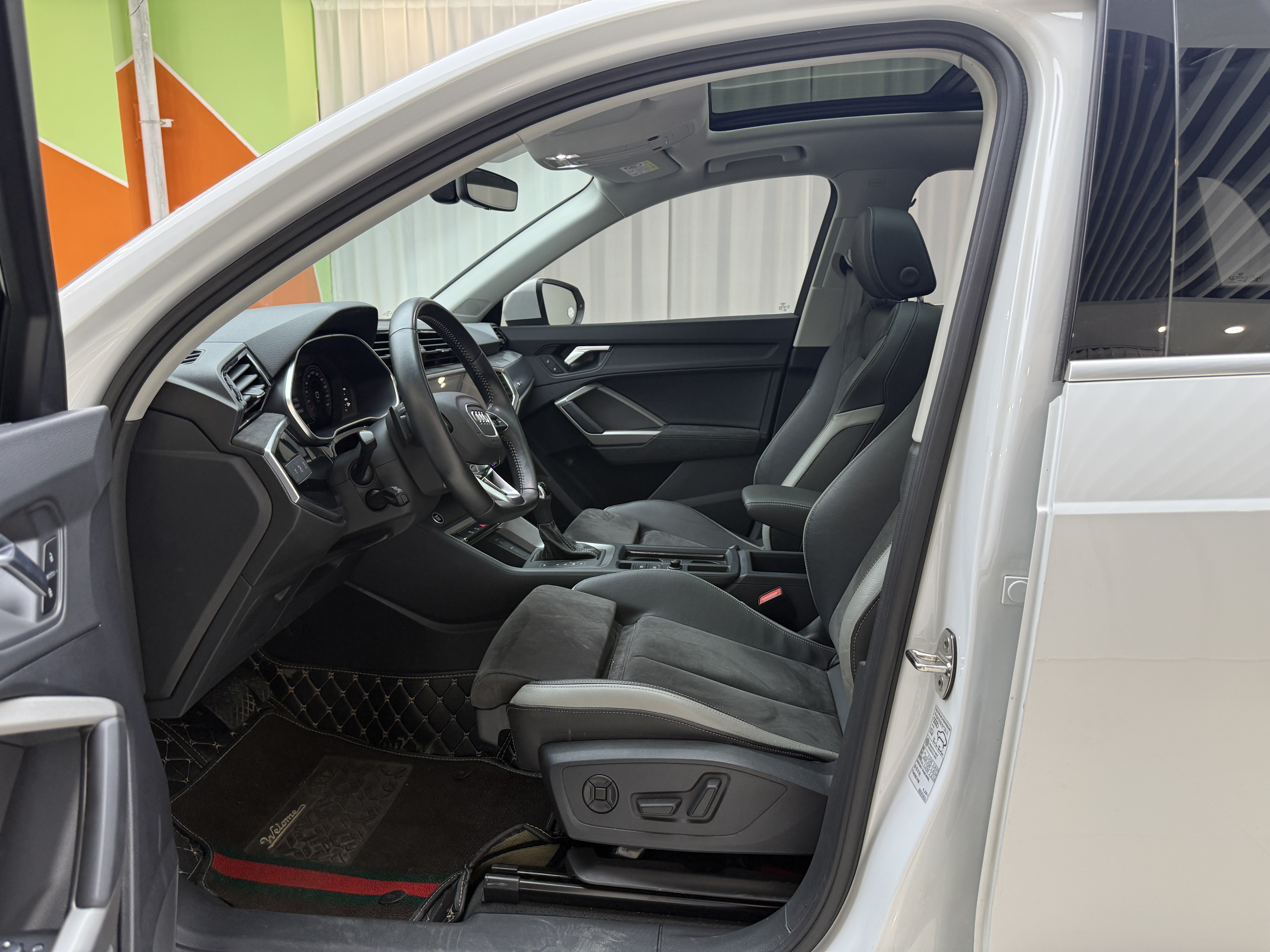 Audi Q3 2021 car image #5