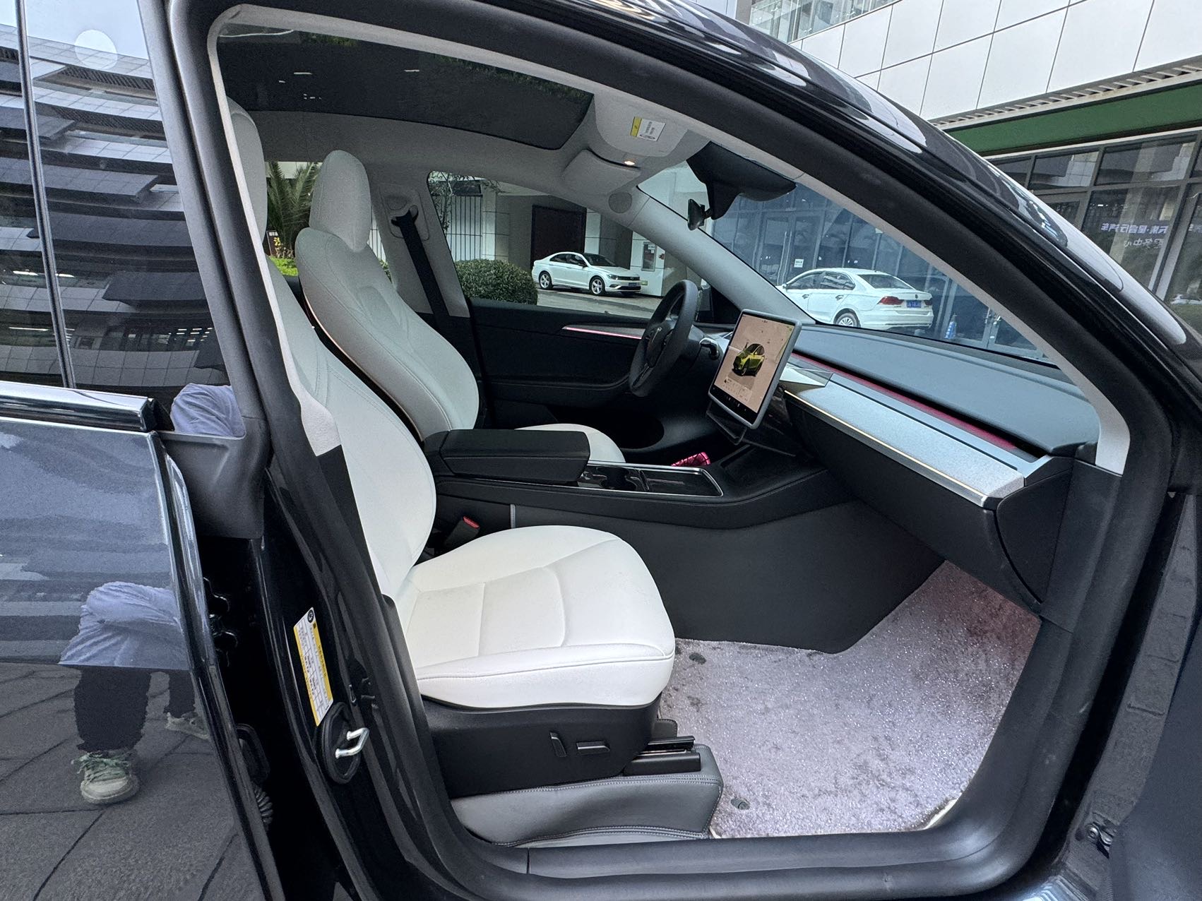 Tesla Model Y 2024 car image #7