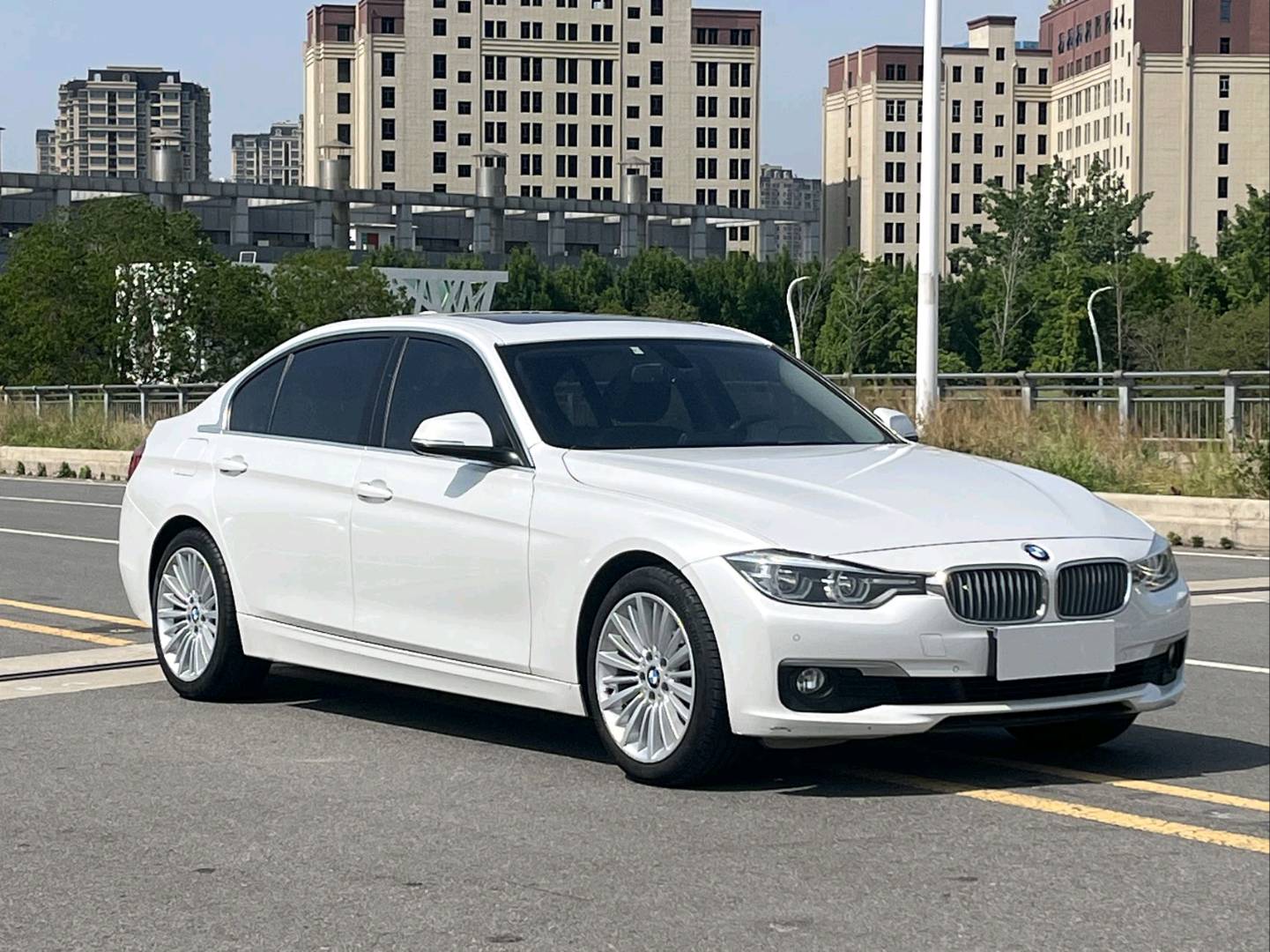 BMW 3 Series 2018 #12 BMW 3 Series 2018 car image #12