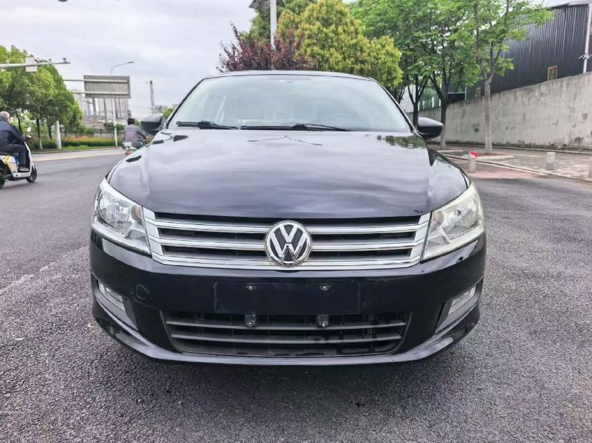 Volkswagen Santana 2012 car image #5