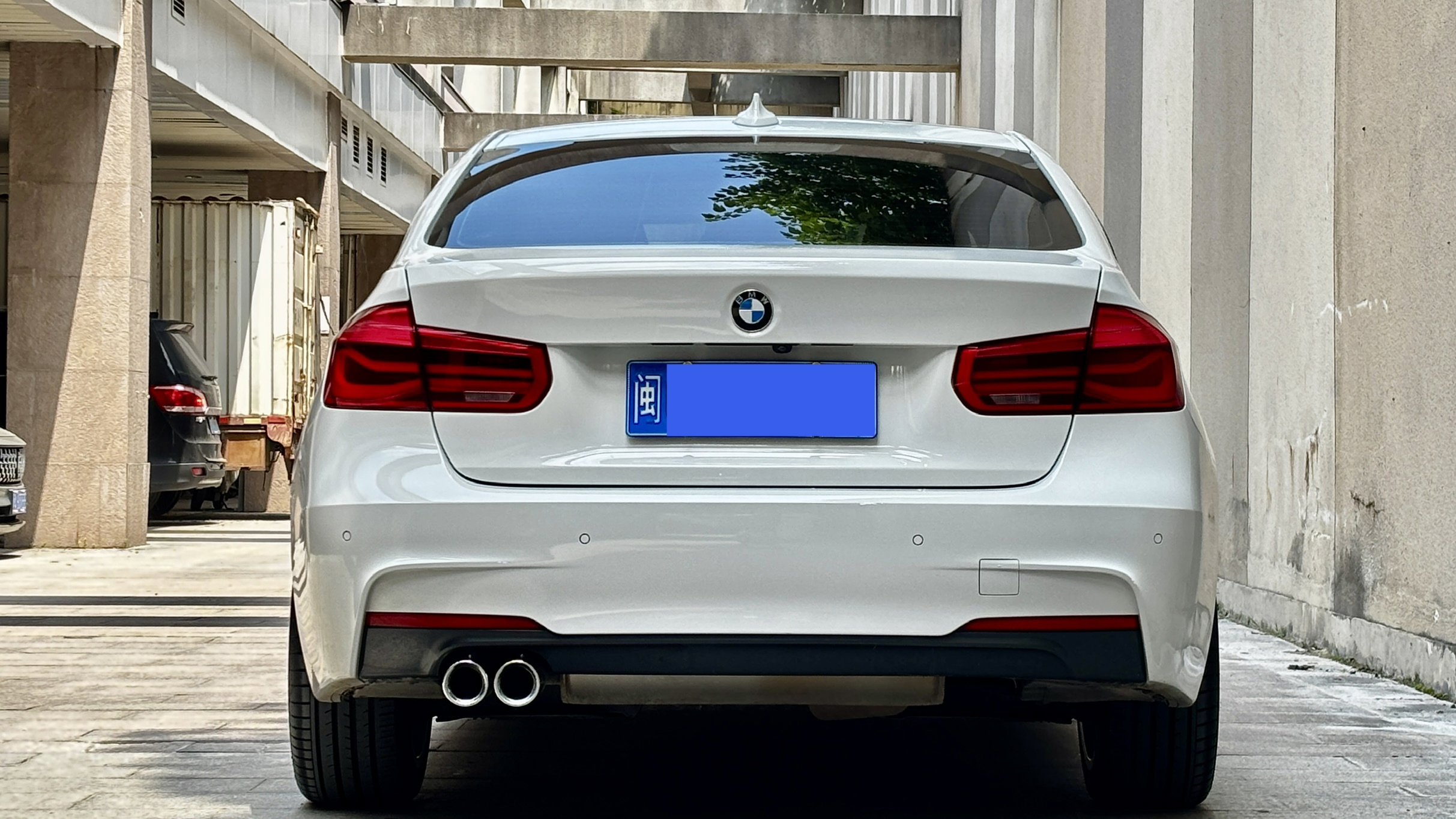 BMW 3 Series 2017 car image #6