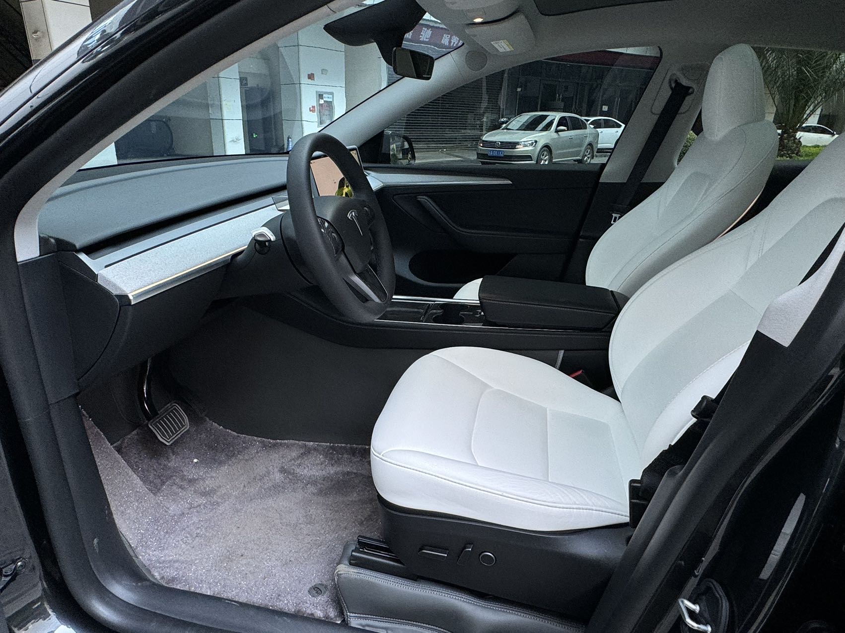 Tesla Model Y 2024 car image #8