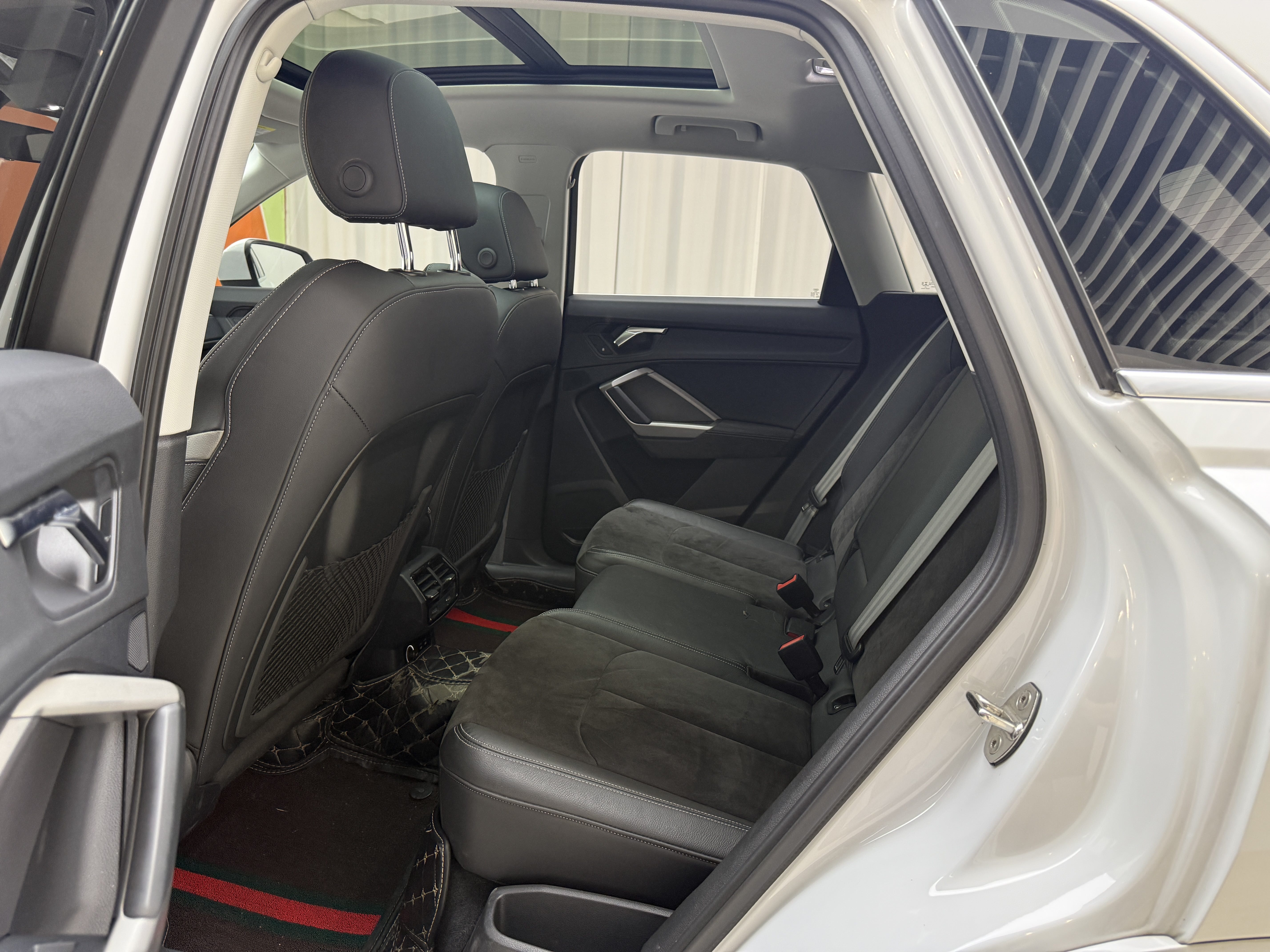 Audi Q3 2021 car image #9