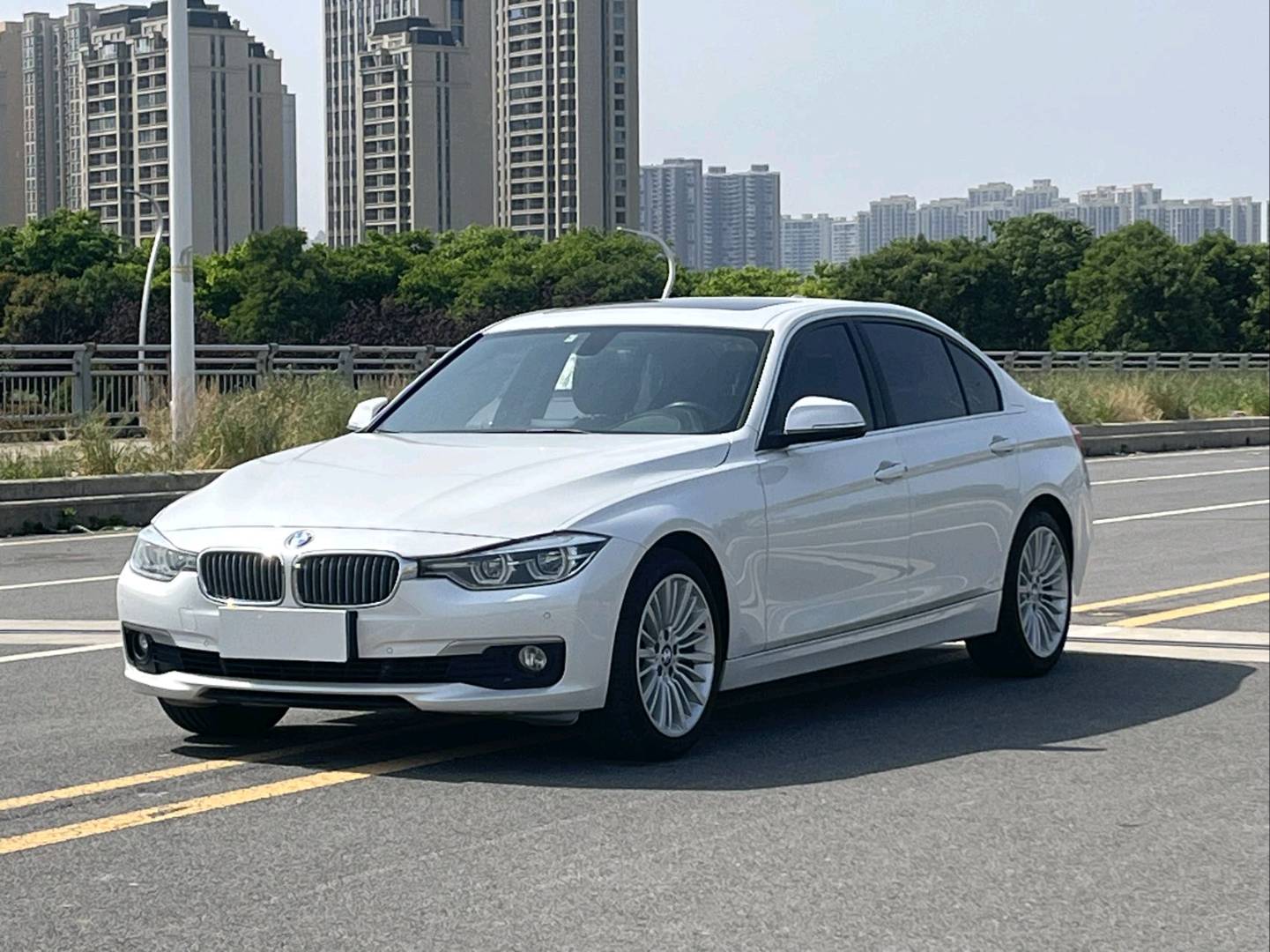 BMW 3 Series 2018 #2 BMW 3 Series 2018 car image #2