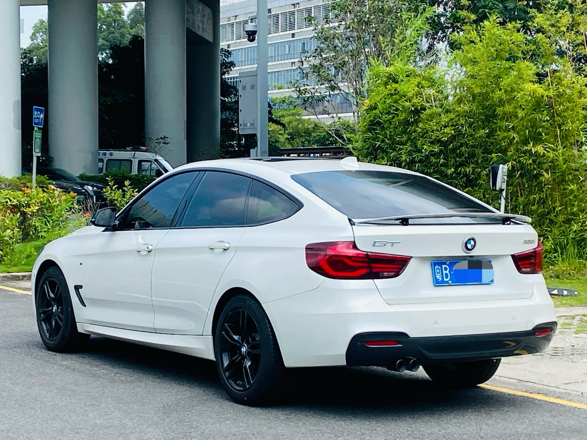 BMW 3 Series GT 2021 #6 BMW 3 Series GT 2021 car image #6