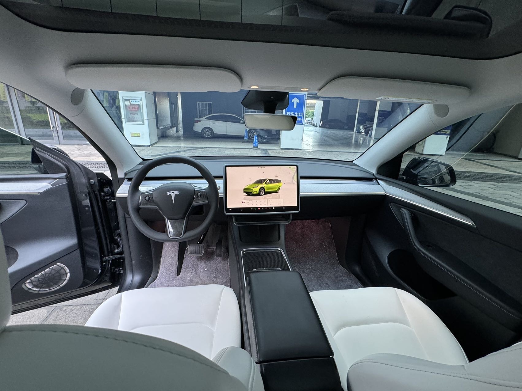 Tesla Model Y 2024 car image #6