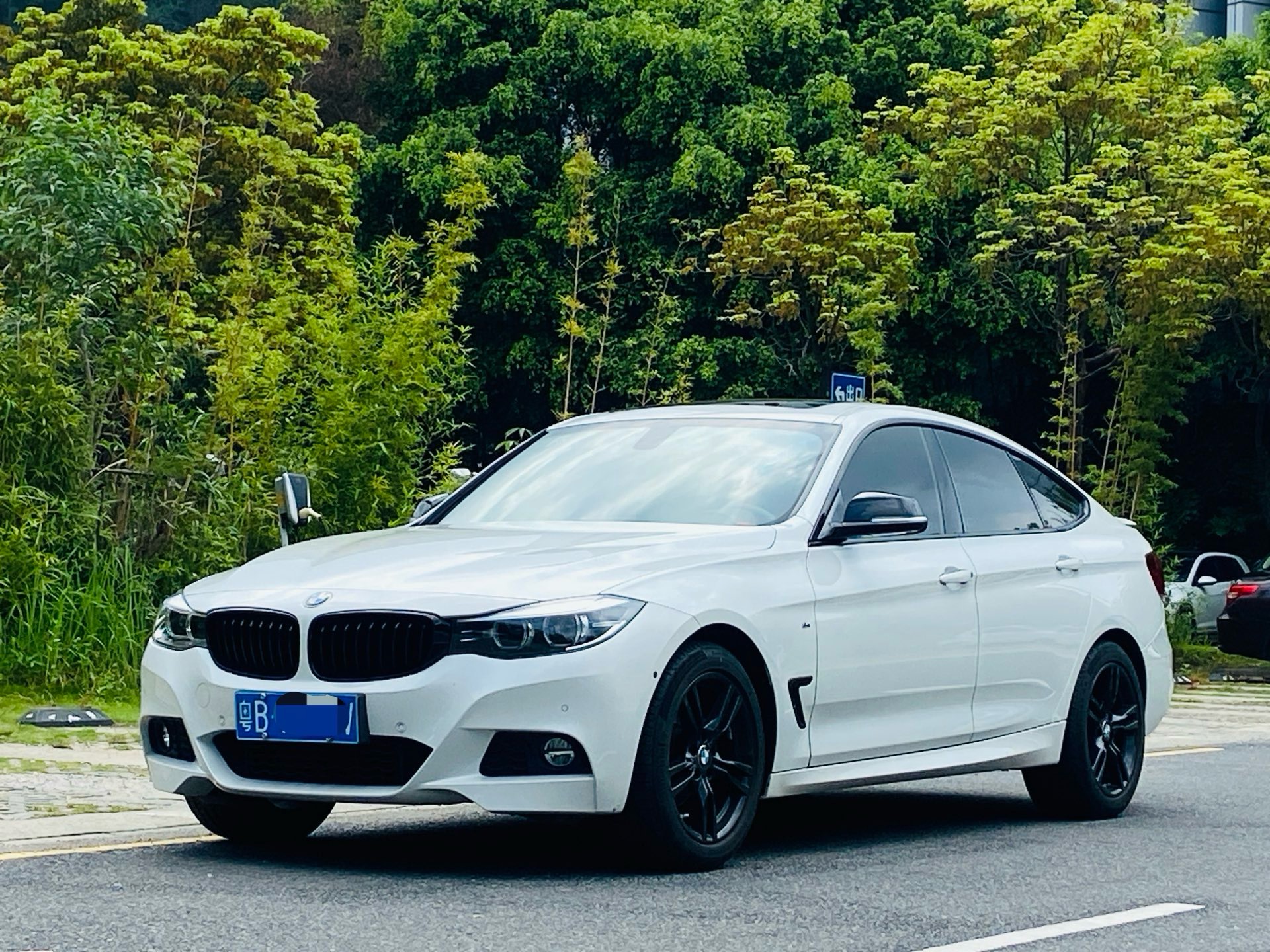 BMW 3 Series GT 2021 #2 BMW 3 Series GT 2021 car image #2