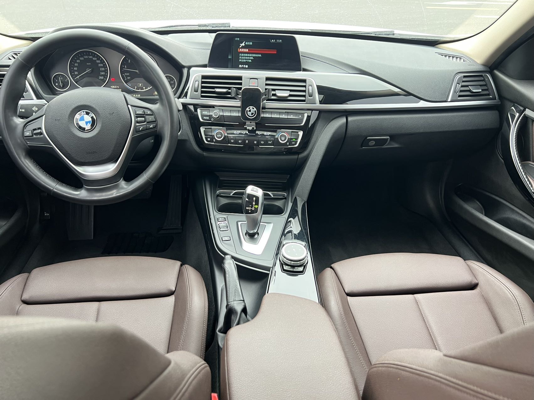 BMW 3 Series 2018 car image #11