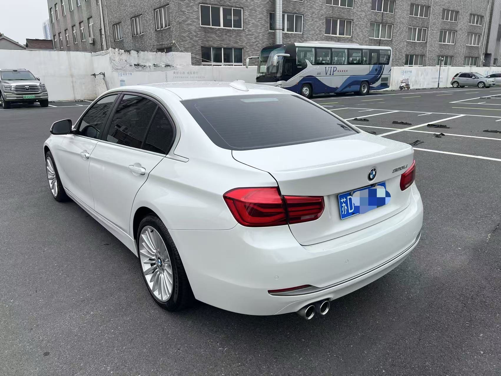 BMW 3 Series 2018 car image #8
