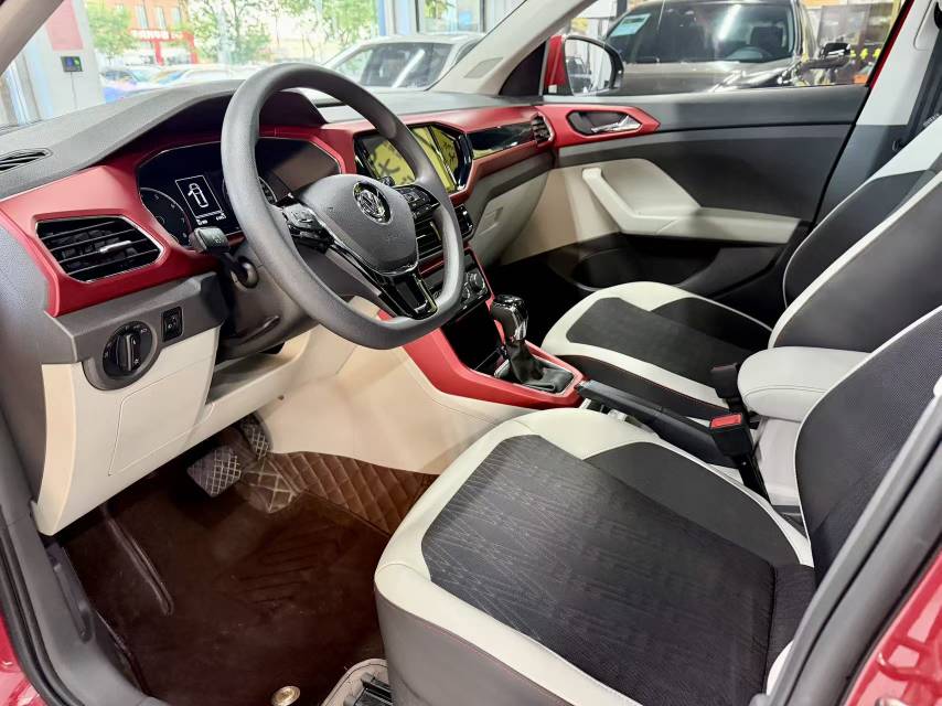 Volkswagen T-Cross 2019 #9 Volkswagen T-Cross 2019 car image #9