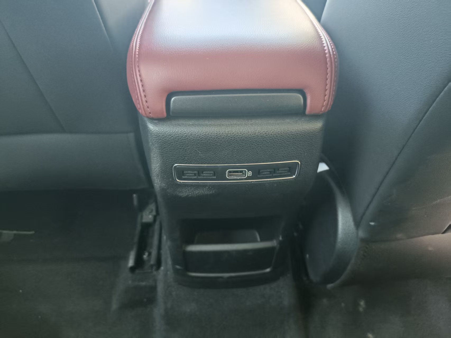 GEELY Coolray 2022 #16 GEELY Coolray 2022 car image #16