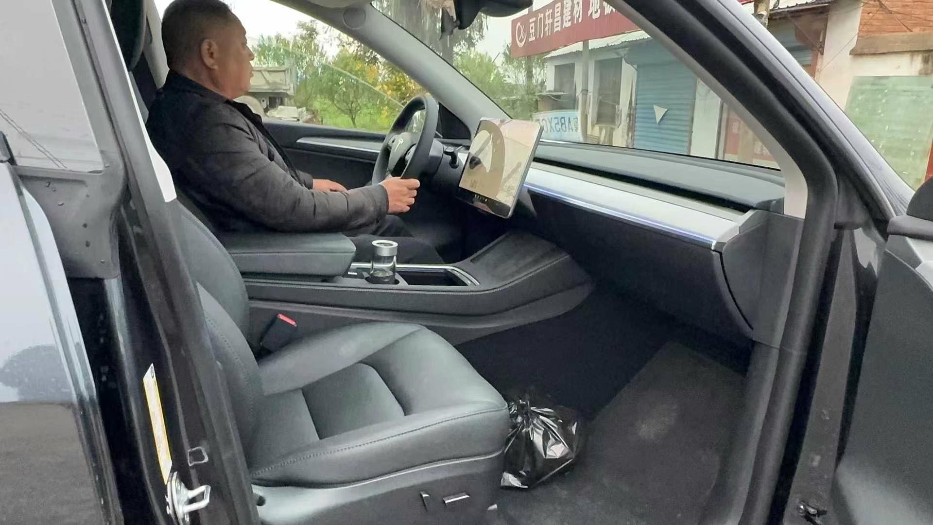 Tesla Model Y 2024 car image #7