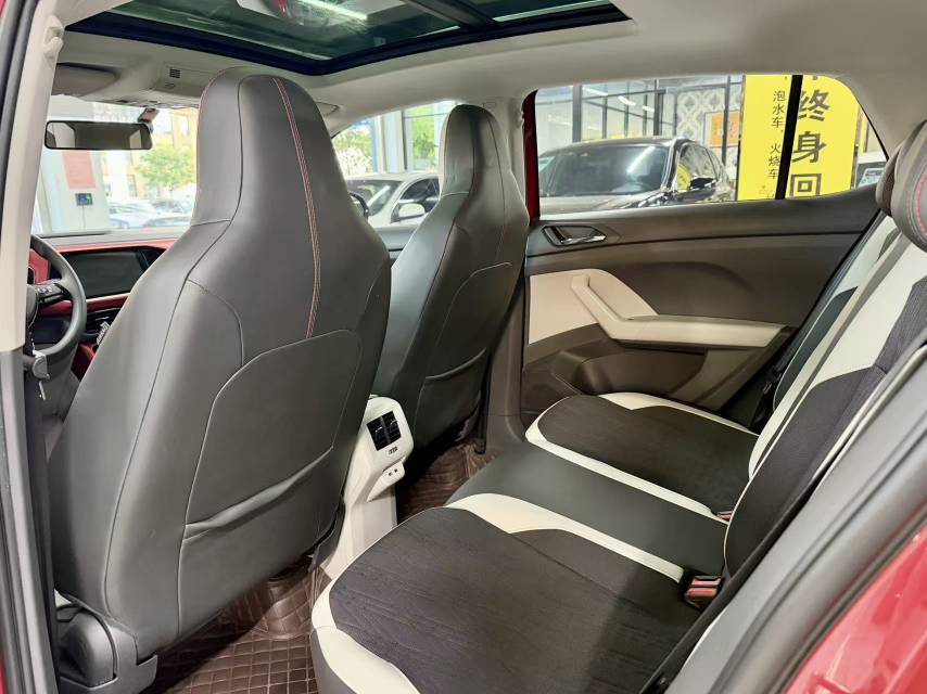 Volkswagen T-Cross 2019 #10 Volkswagen T-Cross 2019 car image #10