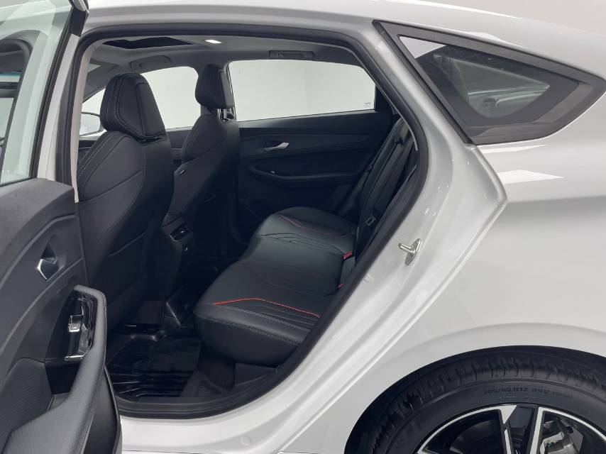 GEELY Binray 2025 car image #10