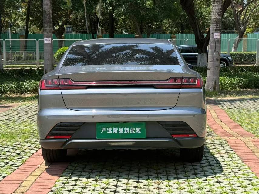 BYD Han 2022 car image #11