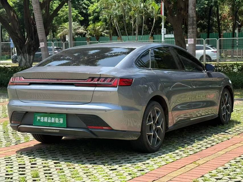 BYD Han 2022 car image #9