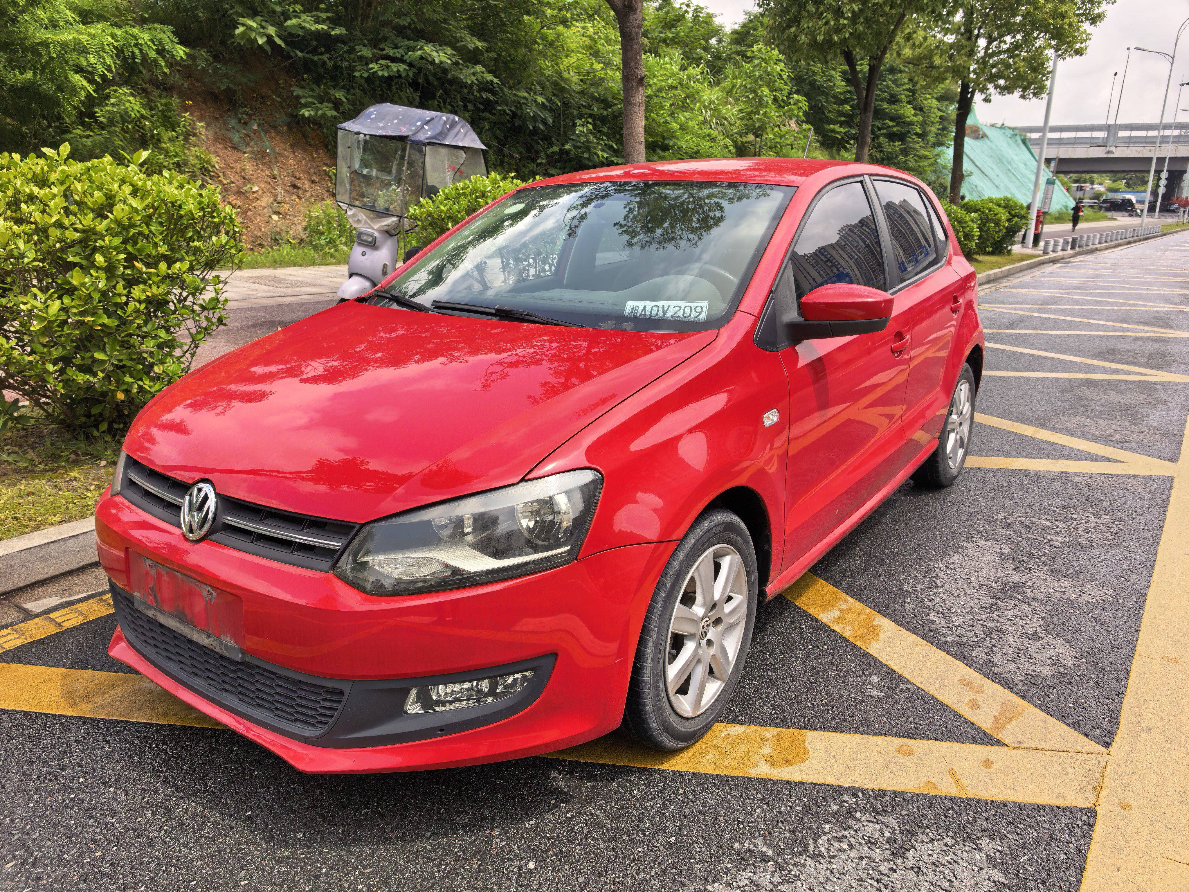 Volkswagen Polo 2012 car image #2