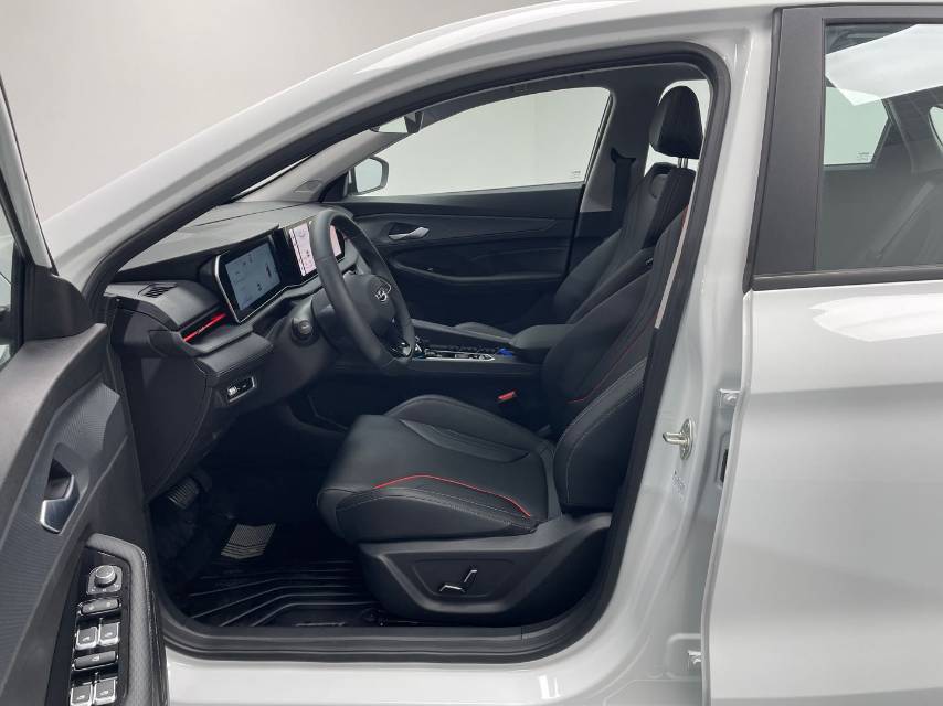GEELY Binray 2025 car image #9