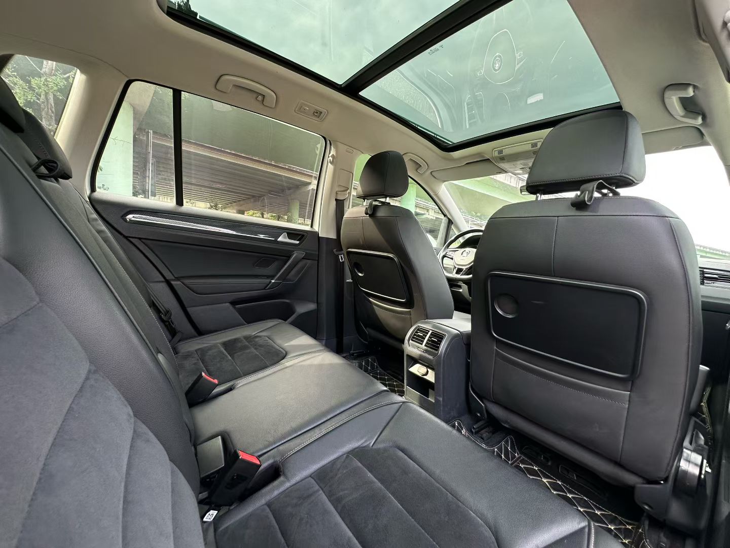 Volkswagen Golf 2018 car image #9