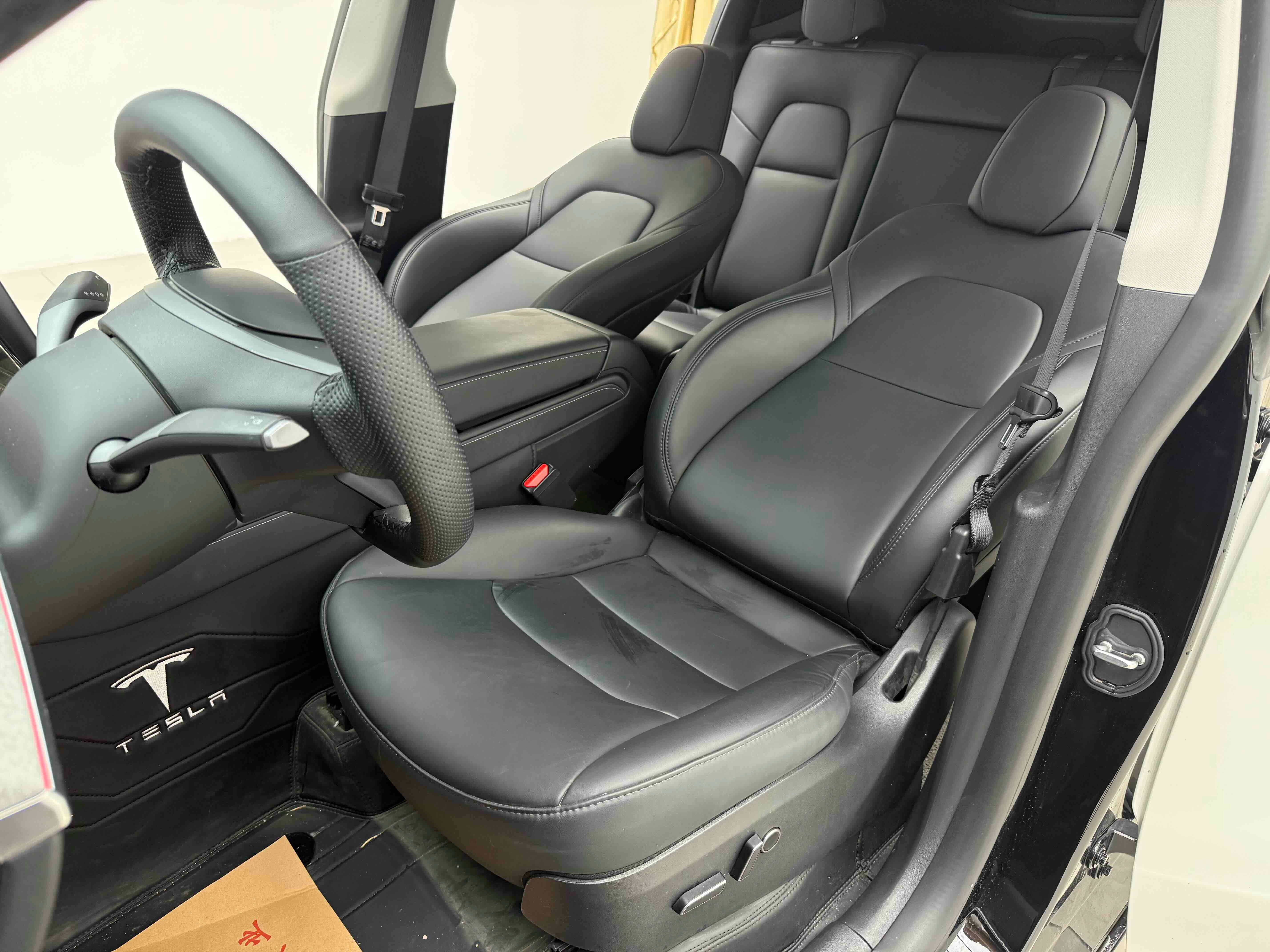Tesla Model Y 2023 #10 Tesla Model Y 2023 car image #10