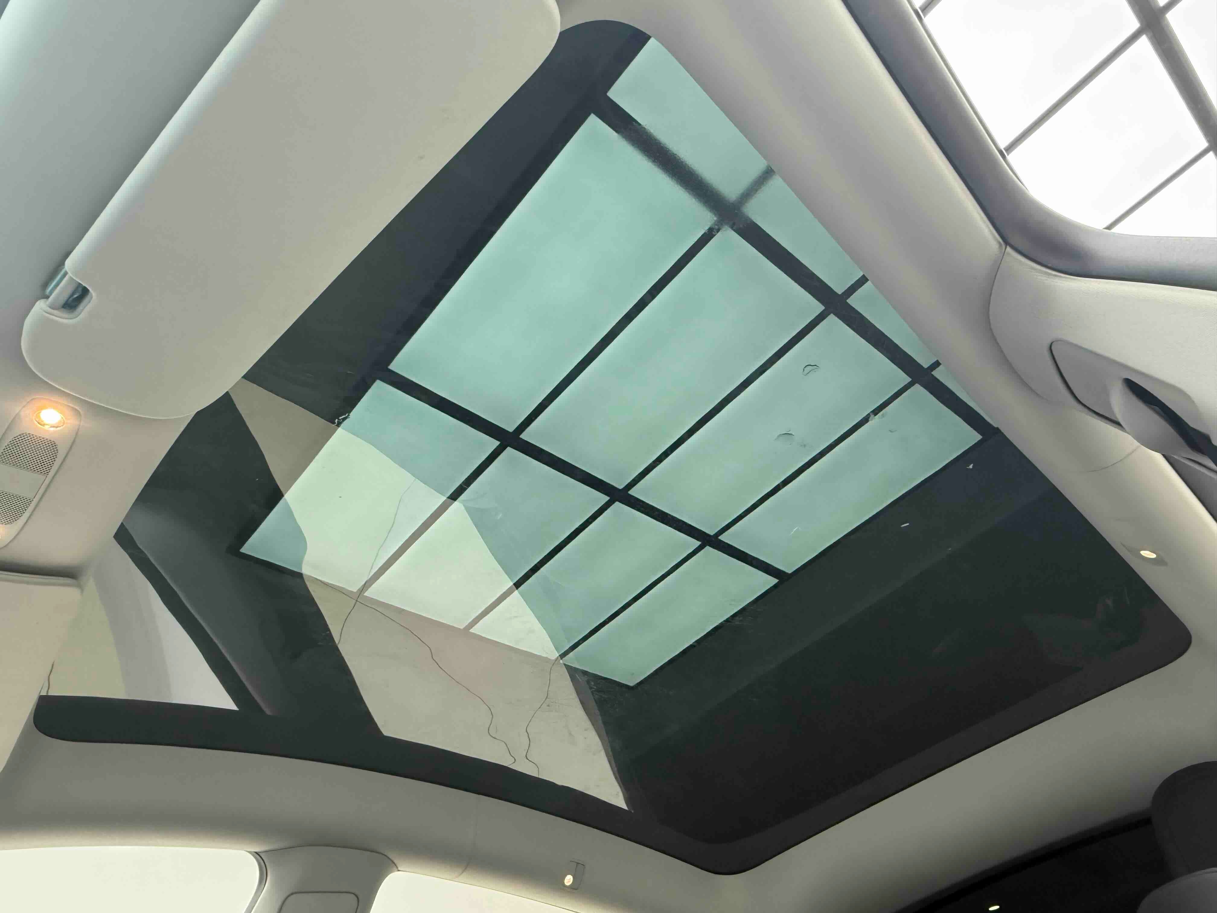 Tesla Model Y 2023 #11 Tesla Model Y 2023 car image #11