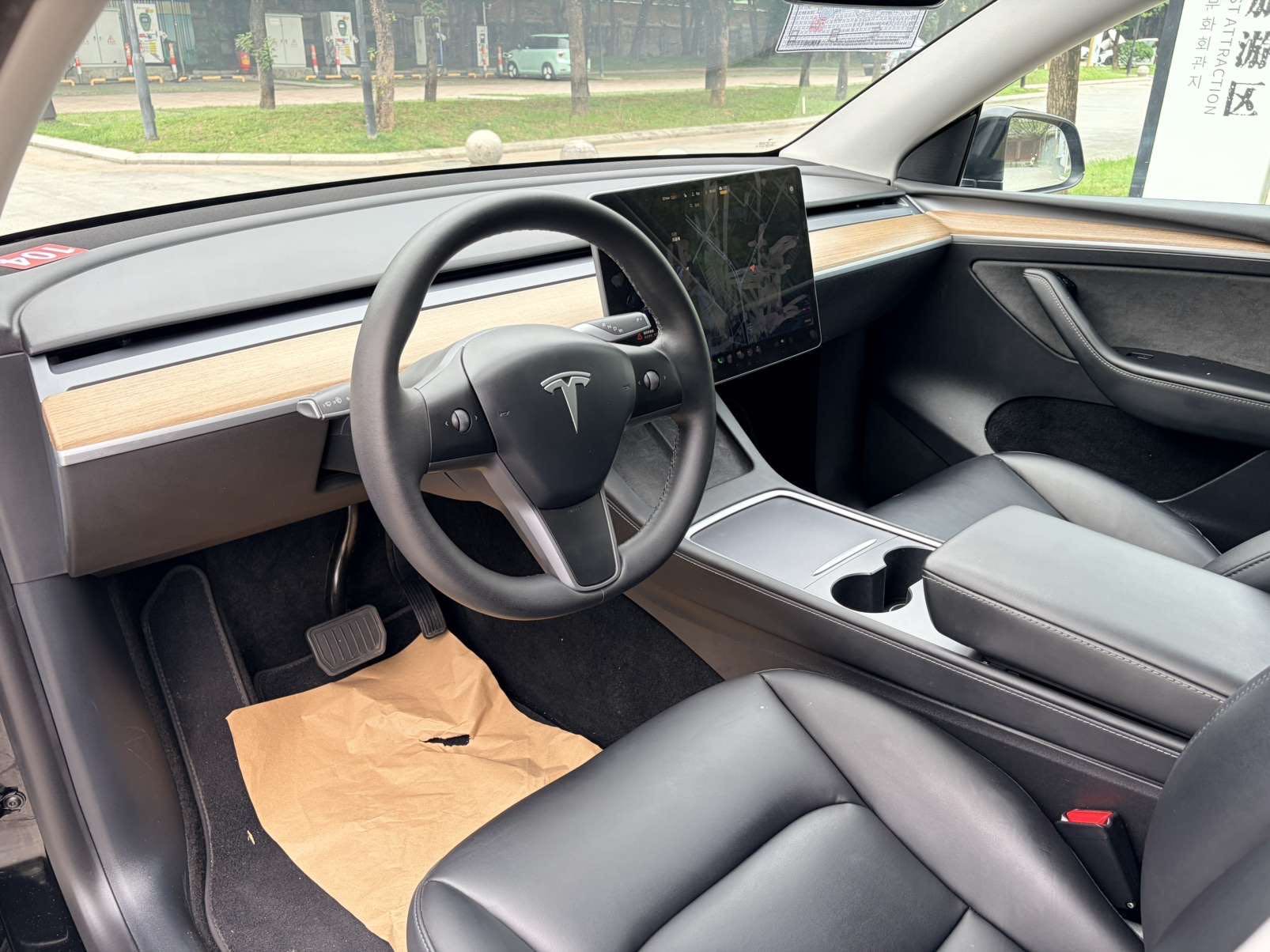 Tesla Model Y 2022 #13 Tesla Model Y 2022 car image #13