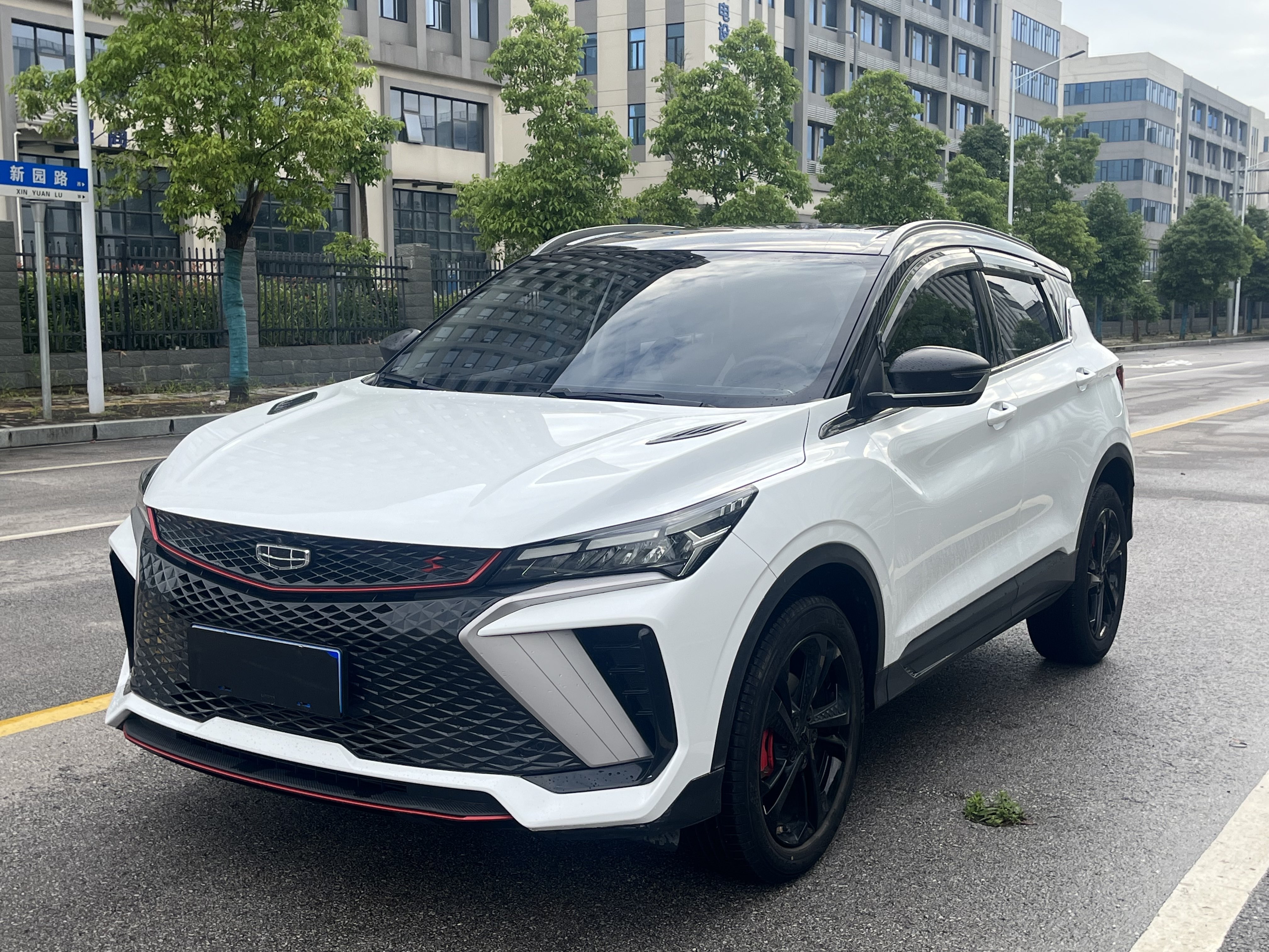GEELY Coolray 2023 car image #2