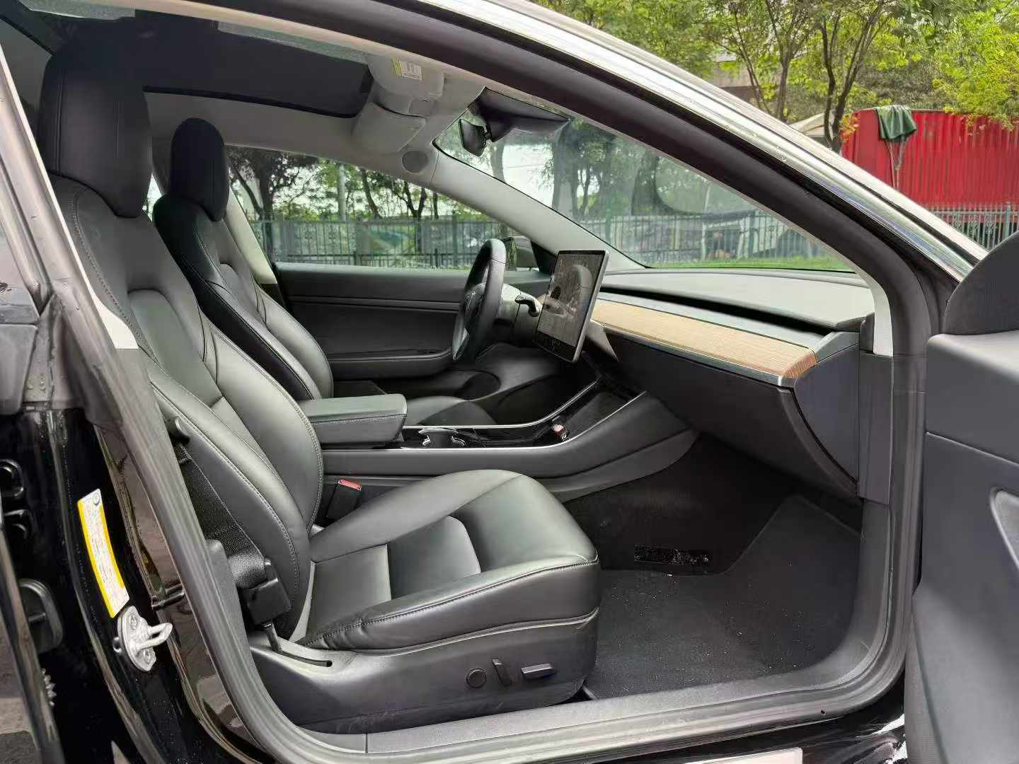 Tesla Model 3 2020 car image #10