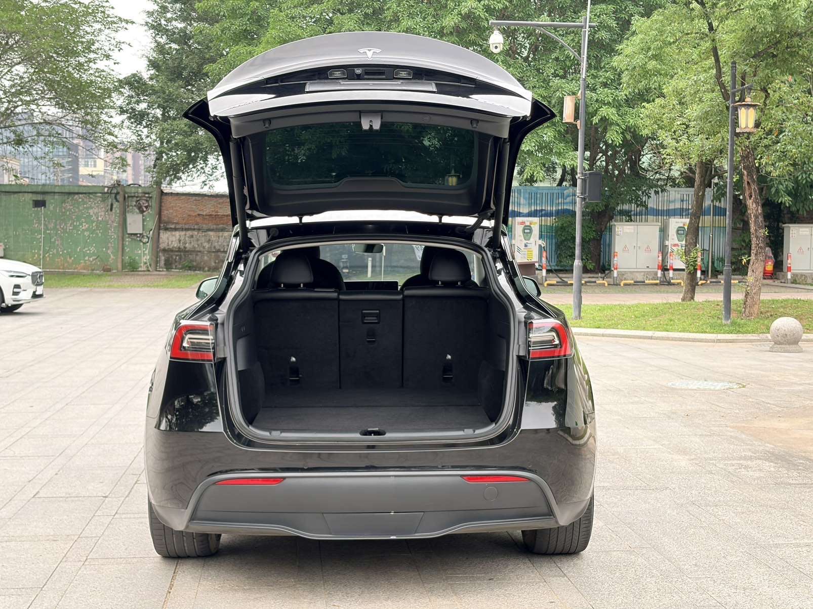 Tesla Model Y 2022 #19 Tesla Model Y 2022 car image #19