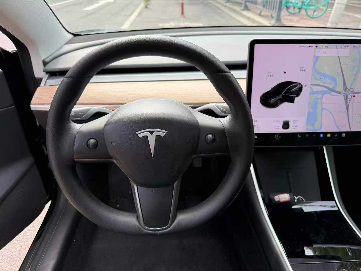 Tesla Model 3 2020 car image #11