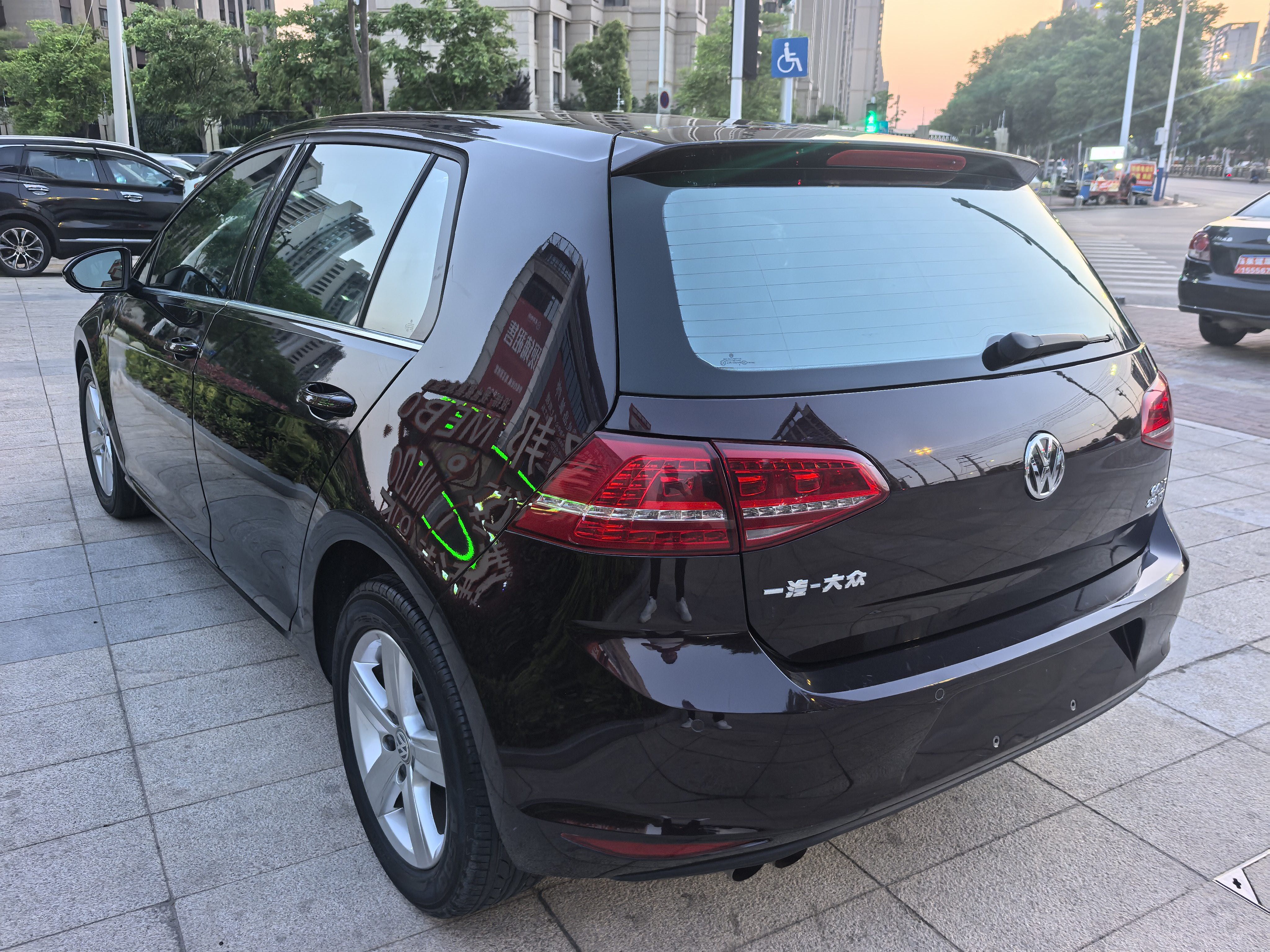 Volkswagen Golf 2016 car image #8